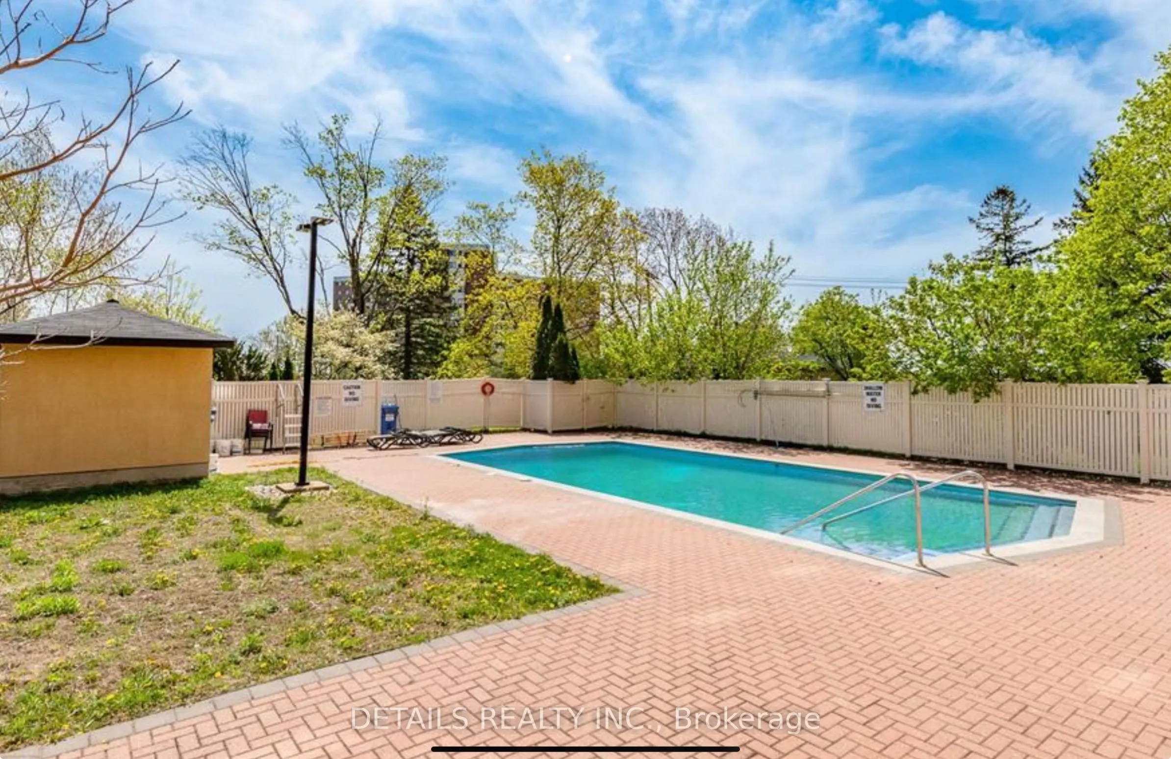 1356 Meadowlands Drive E, #1102