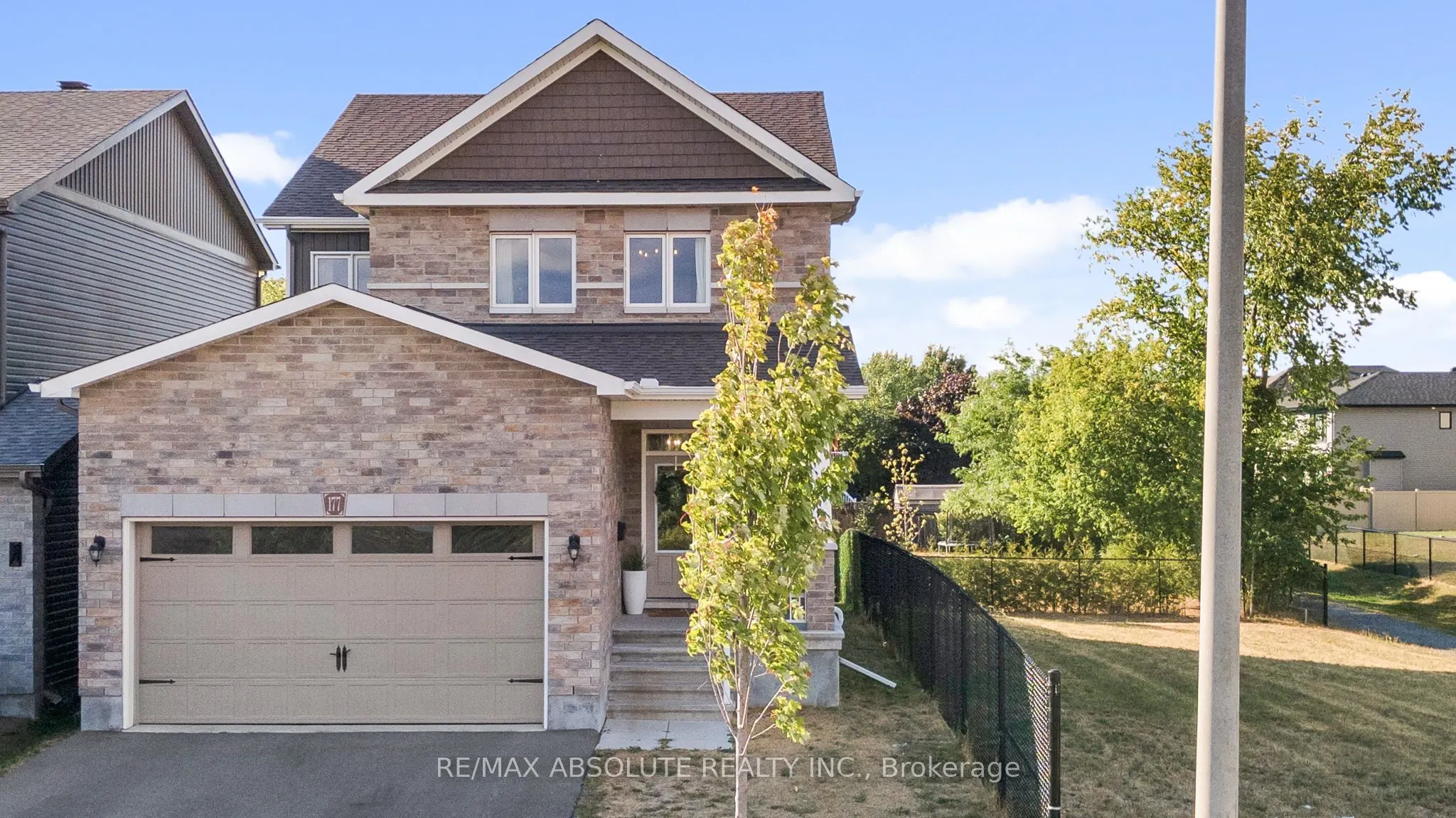 177 Hickstead Way S