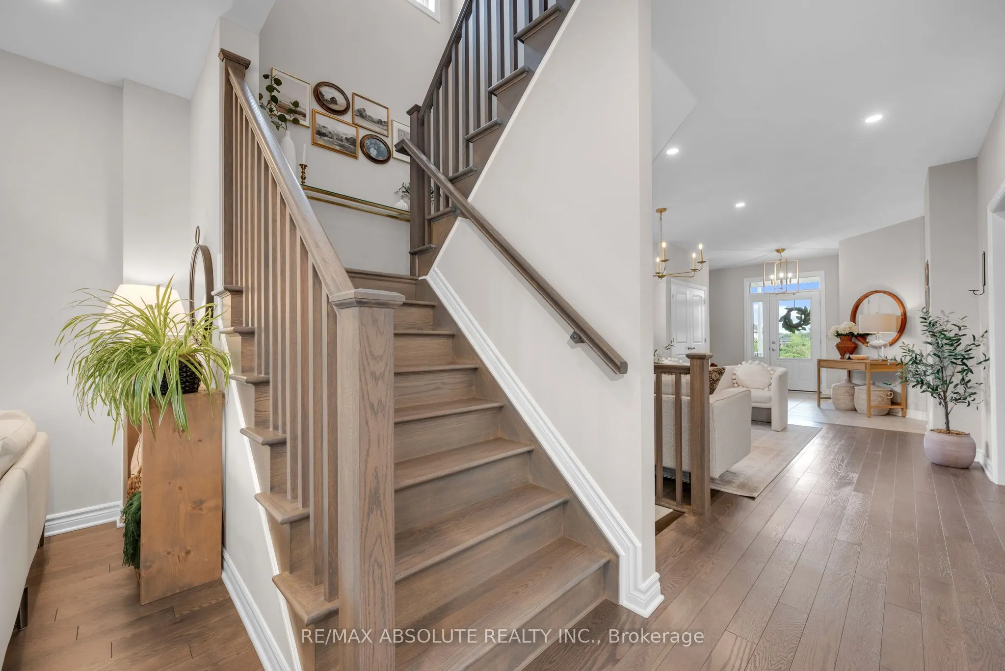 177 Hickstead Way S