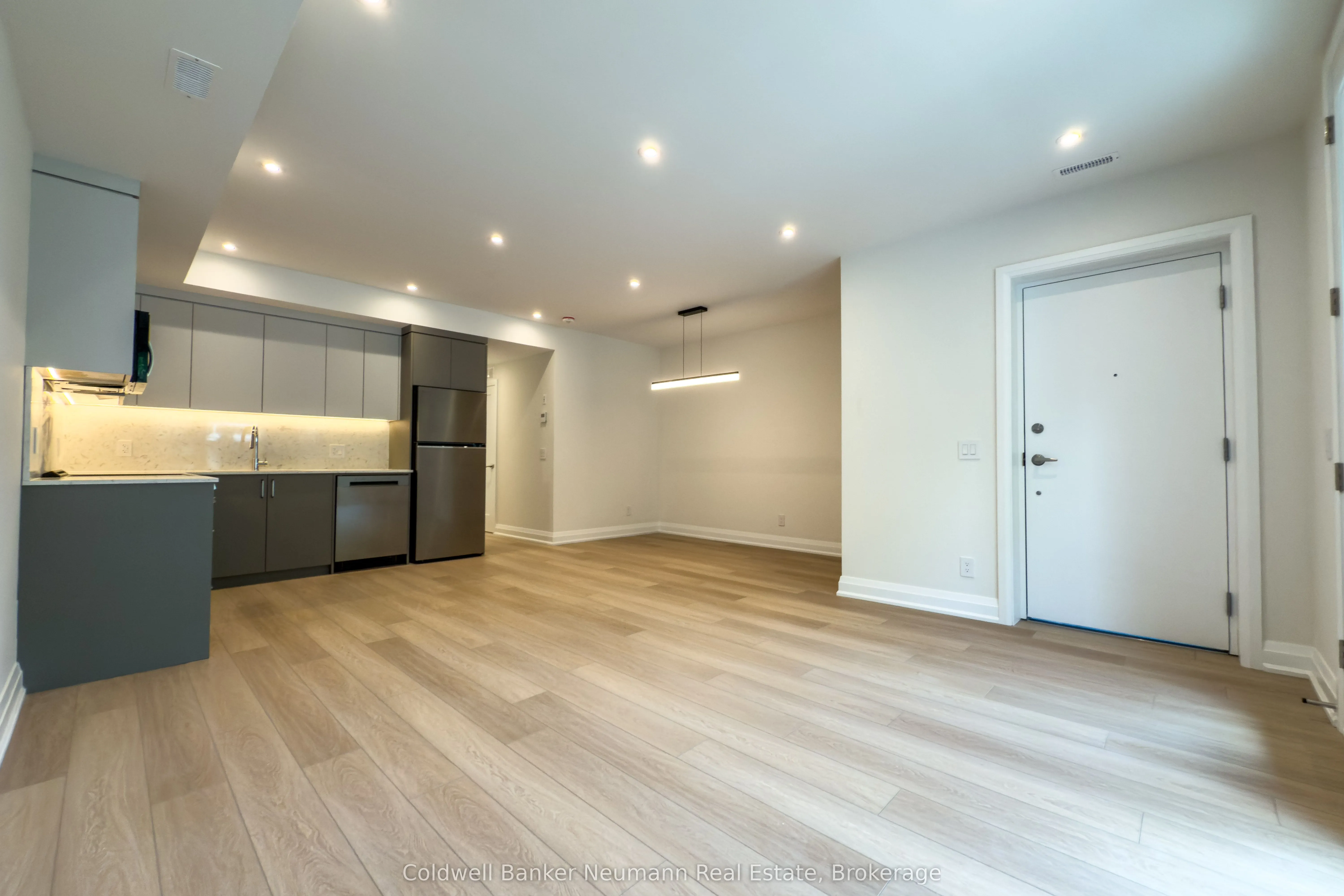14 Stevenson Street N, #3