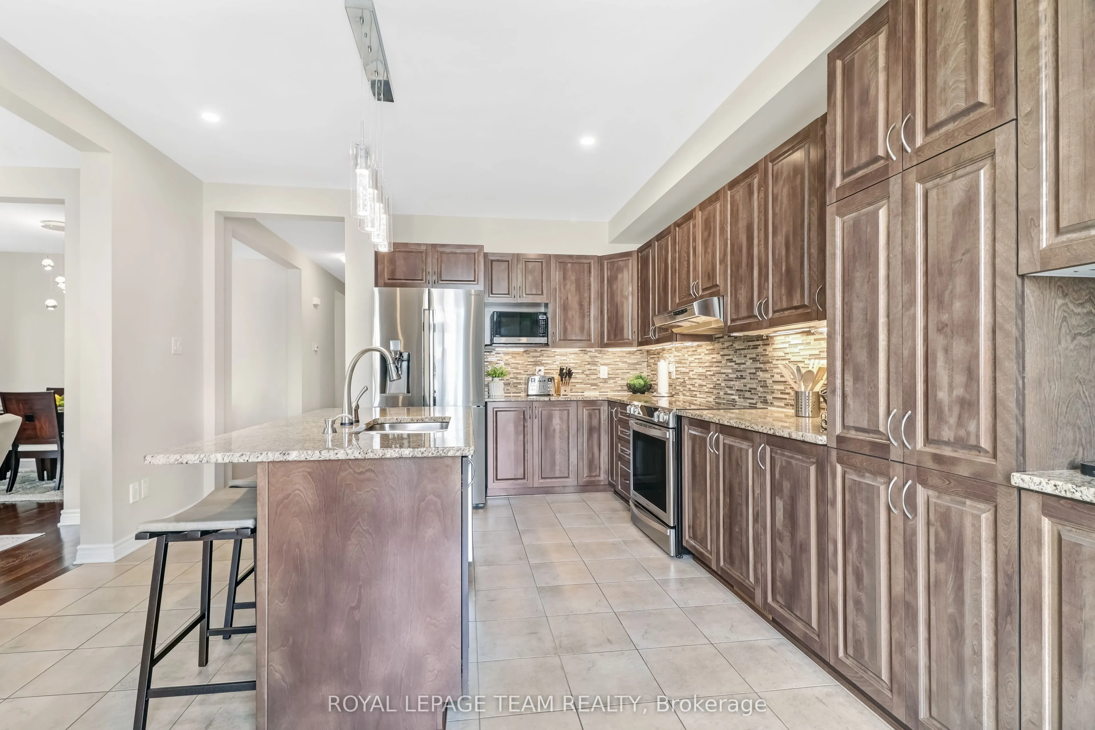 3519 Woodroffe Avenue