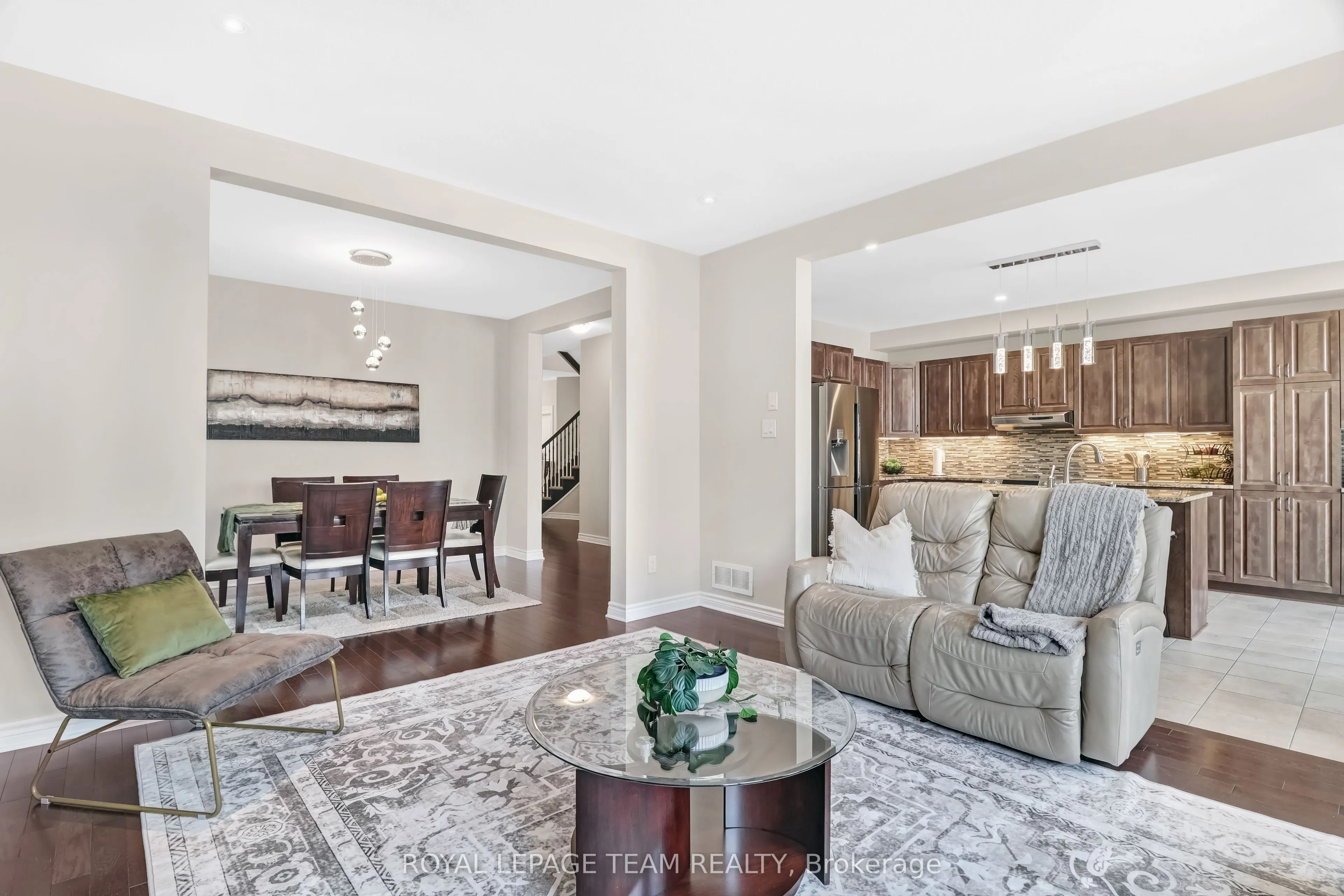 3519 Woodroffe Avenue