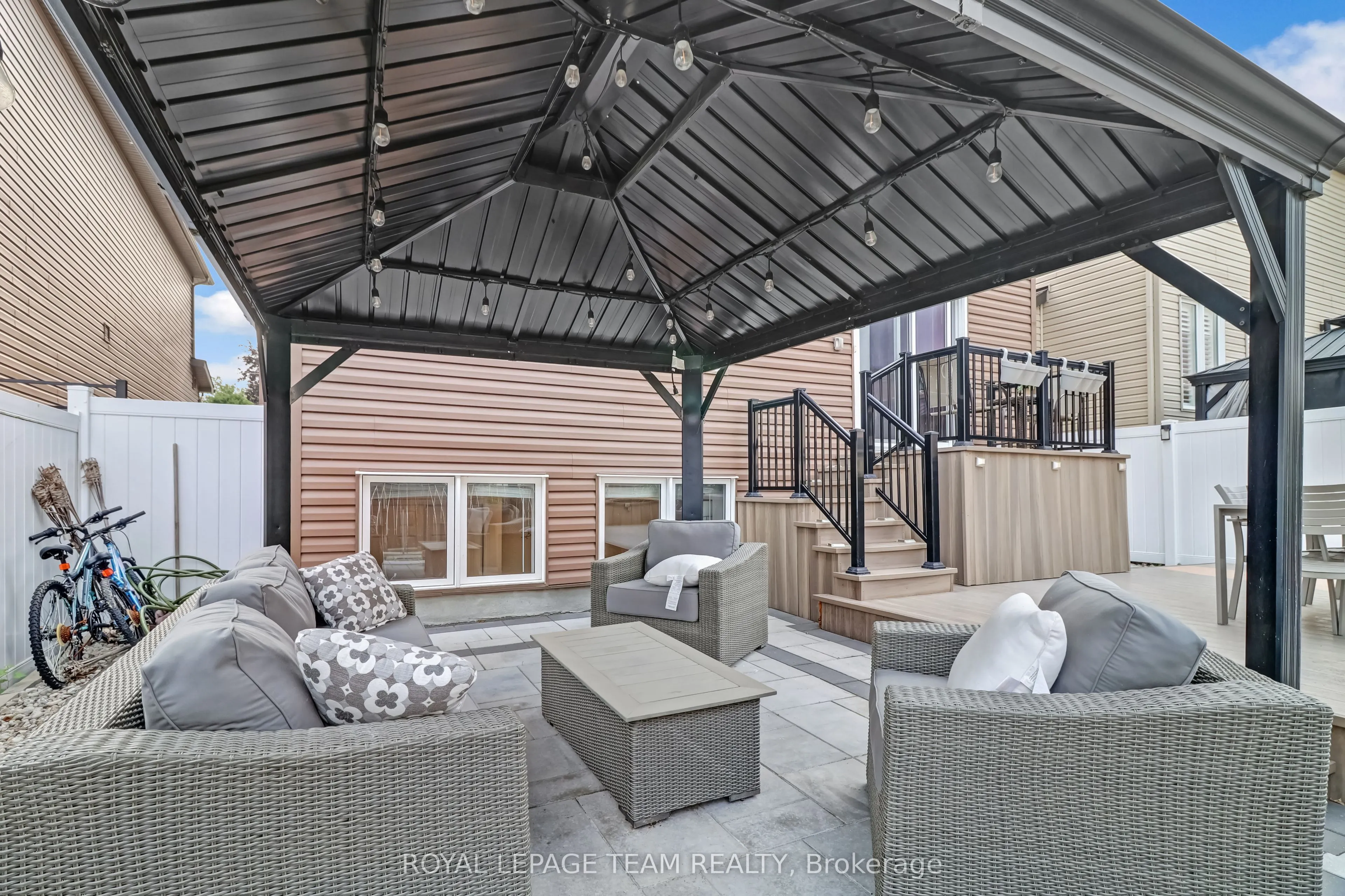3519 Woodroffe Avenue