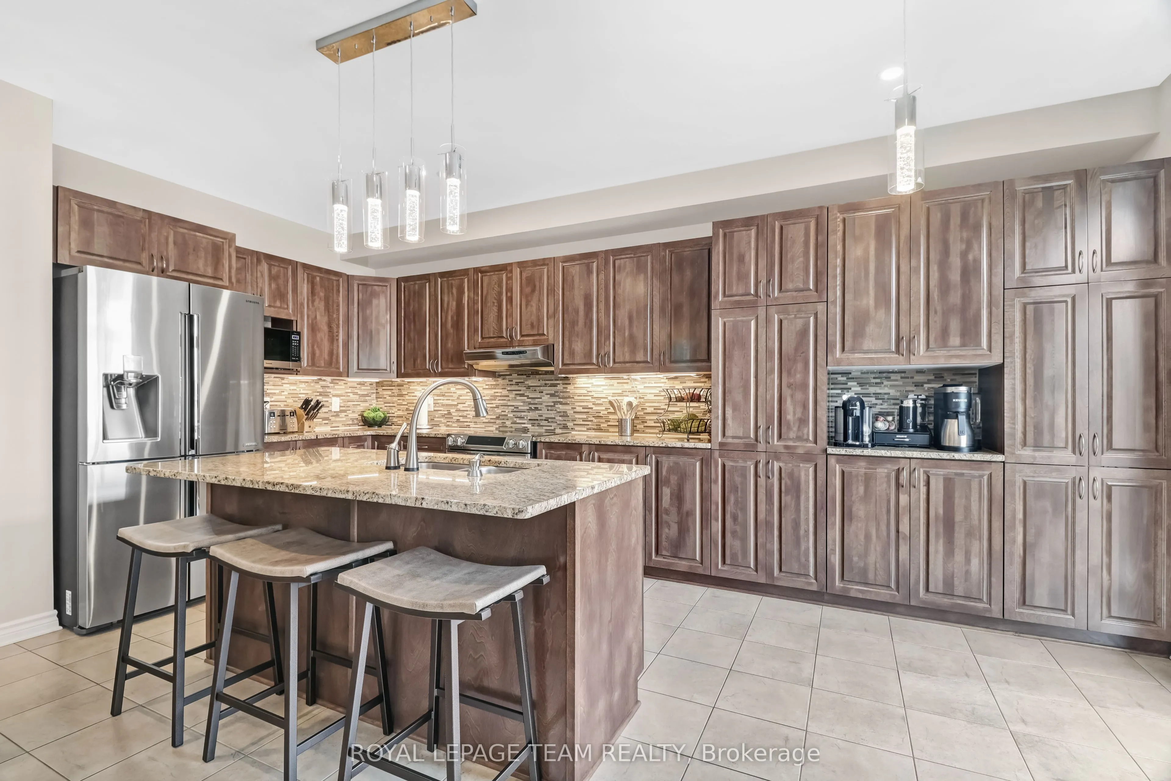 3519 Woodroffe Avenue
