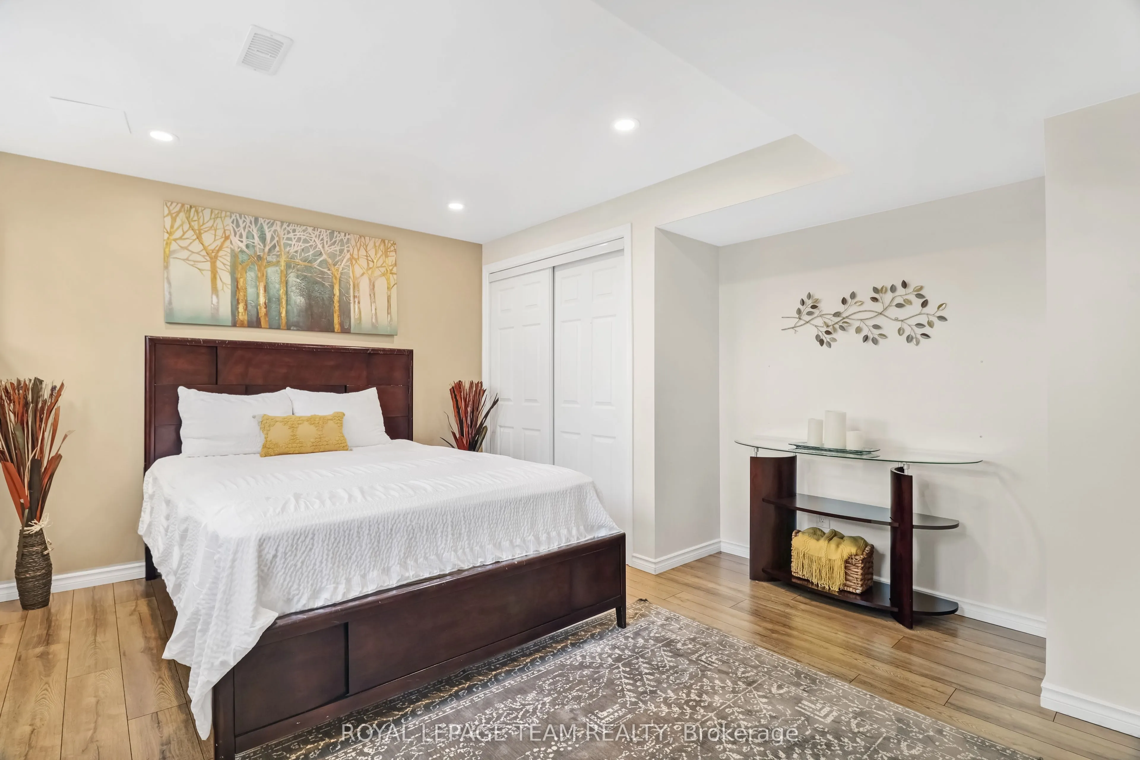 3519 Woodroffe Avenue