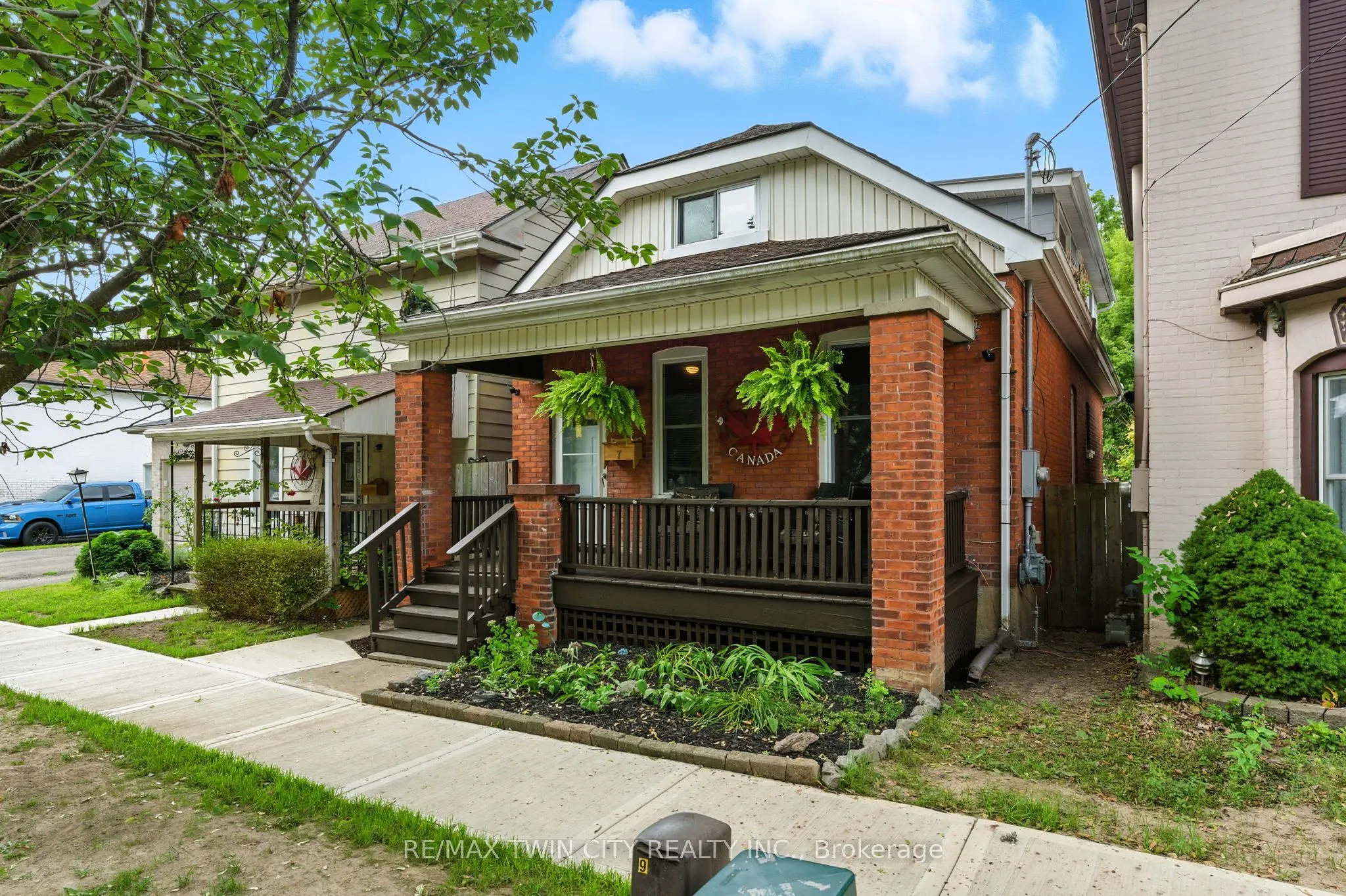 7 Superior Street