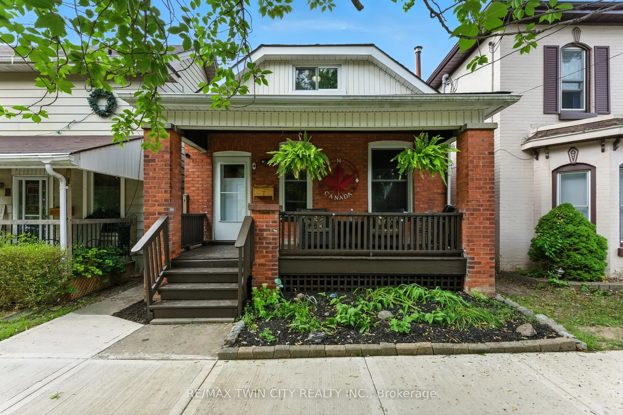 7 Superior Street