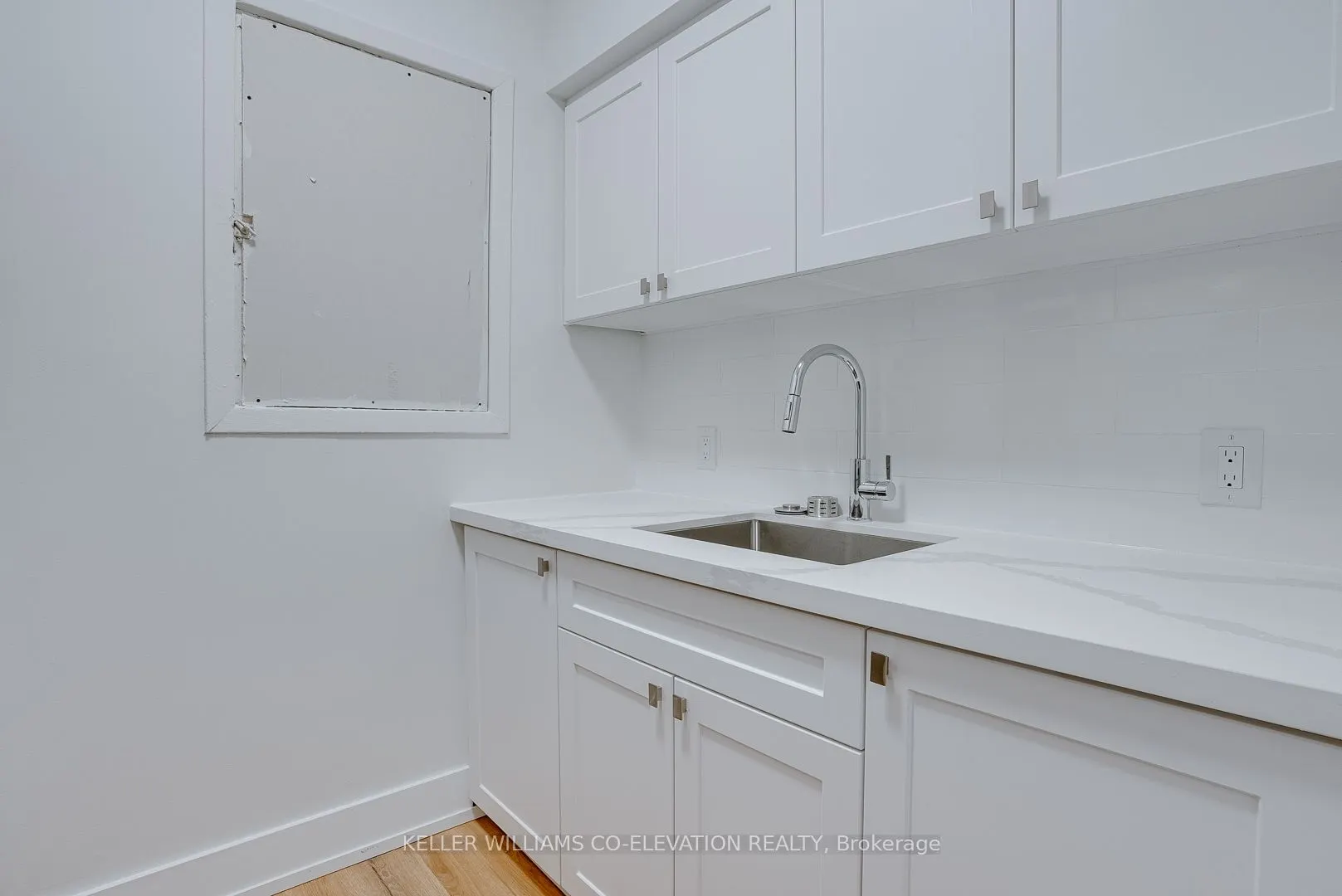 200 King Street, #3