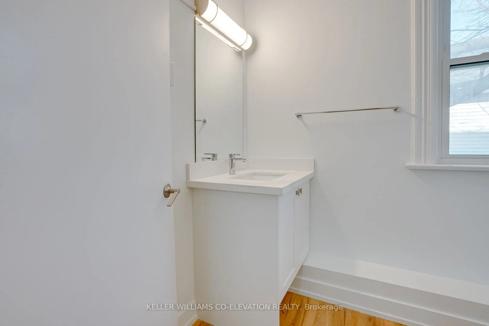 200 King Street, #3
