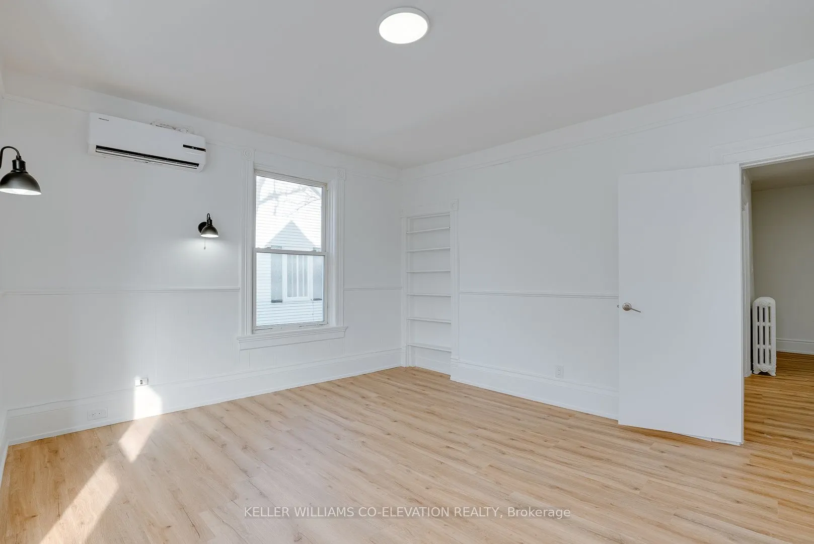 200 King Street, #3
