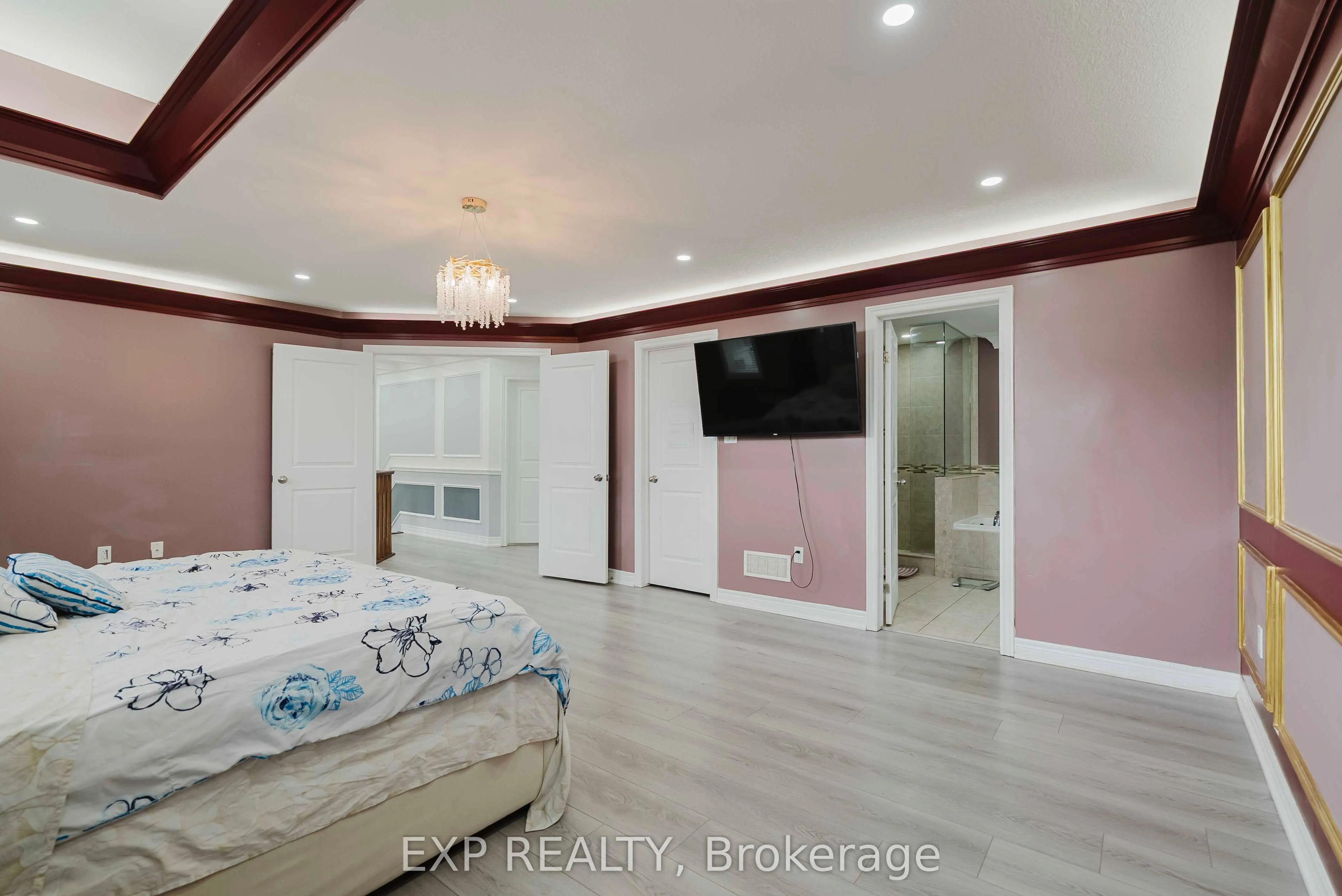 130 Kingsview Drive