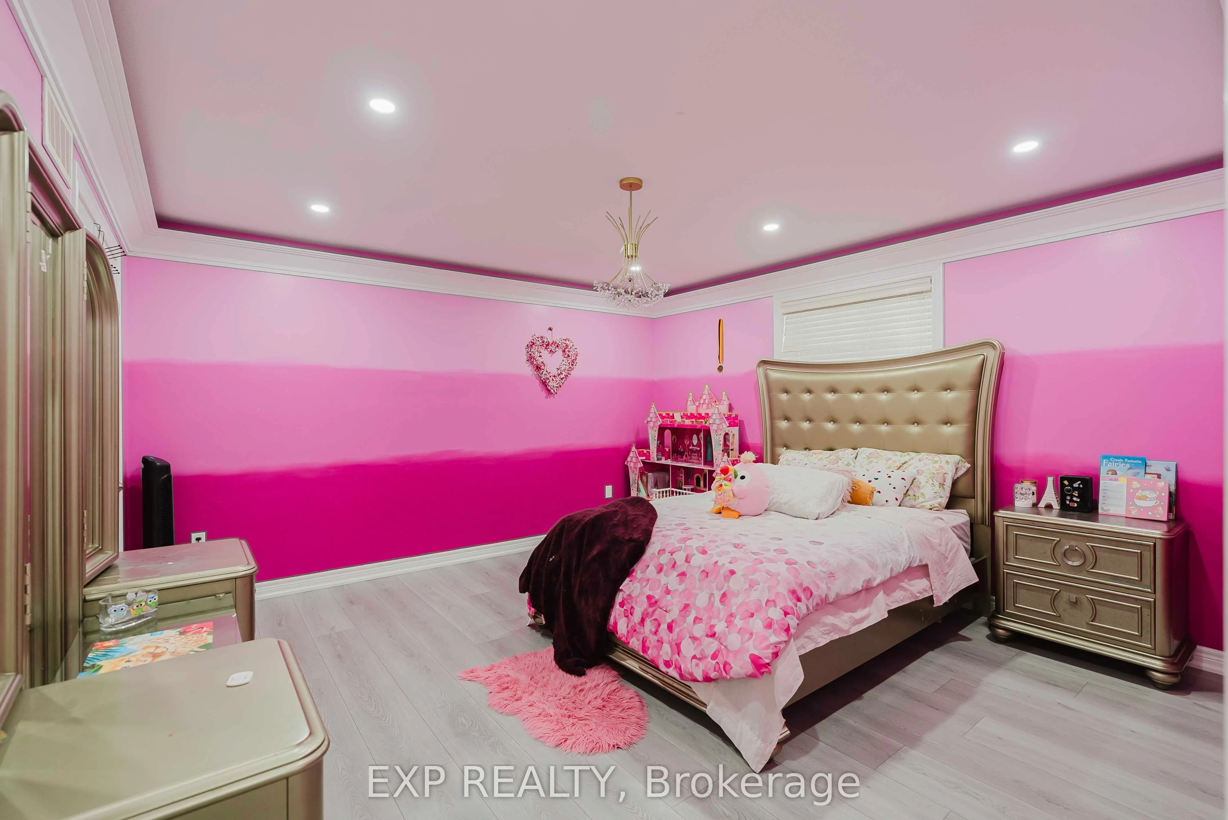 130 Kingsview Drive