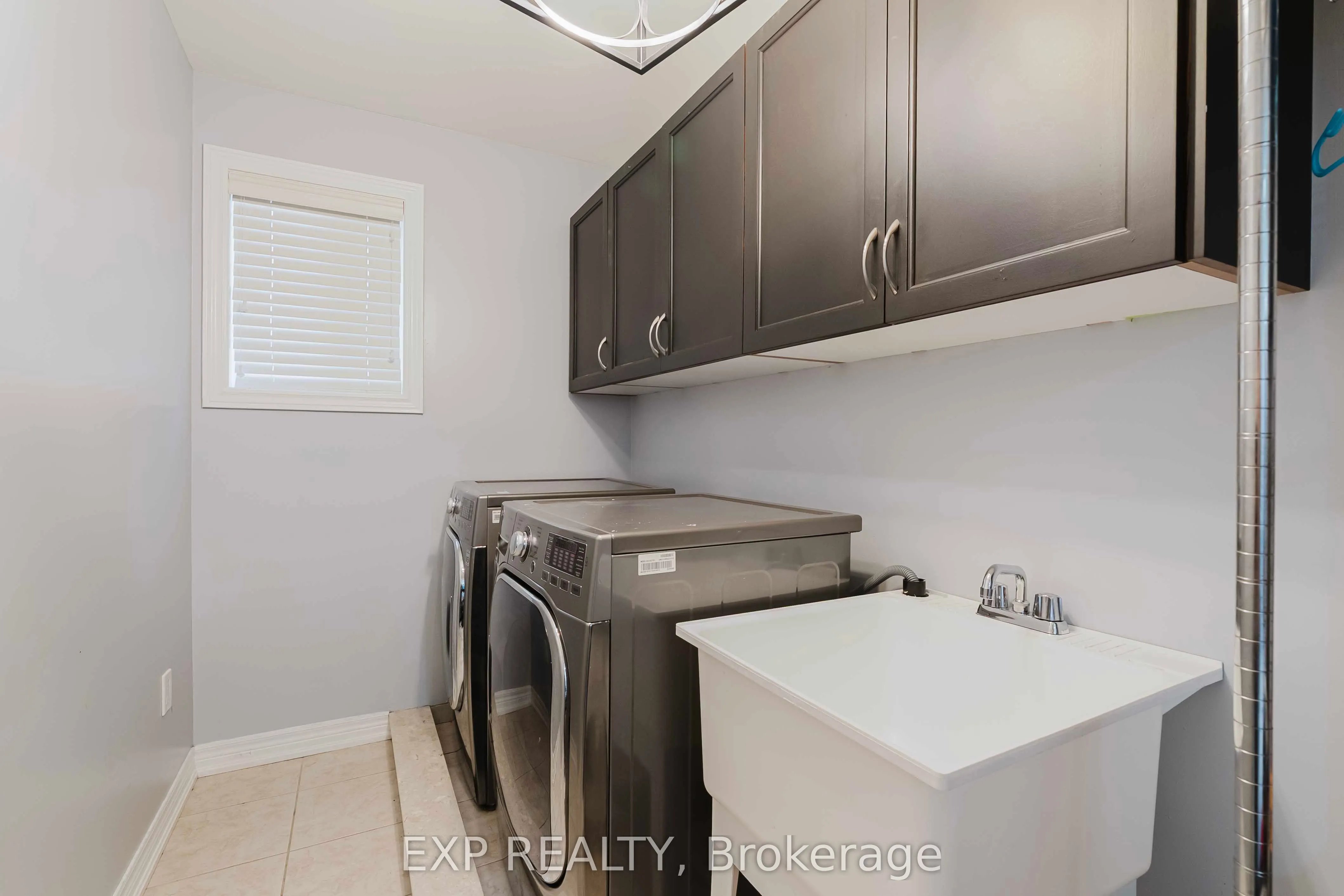 130 Kingsview Drive