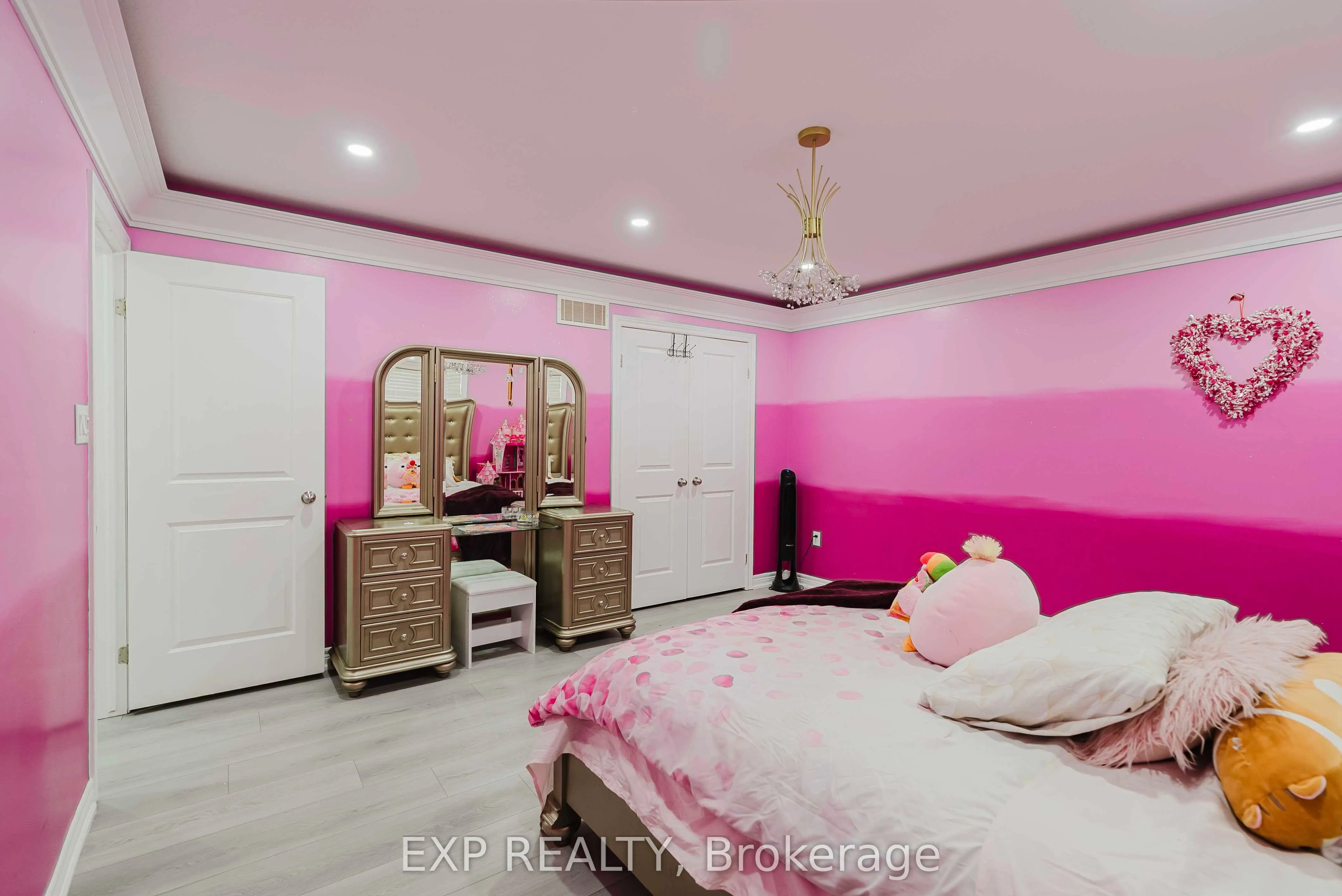 130 Kingsview Drive