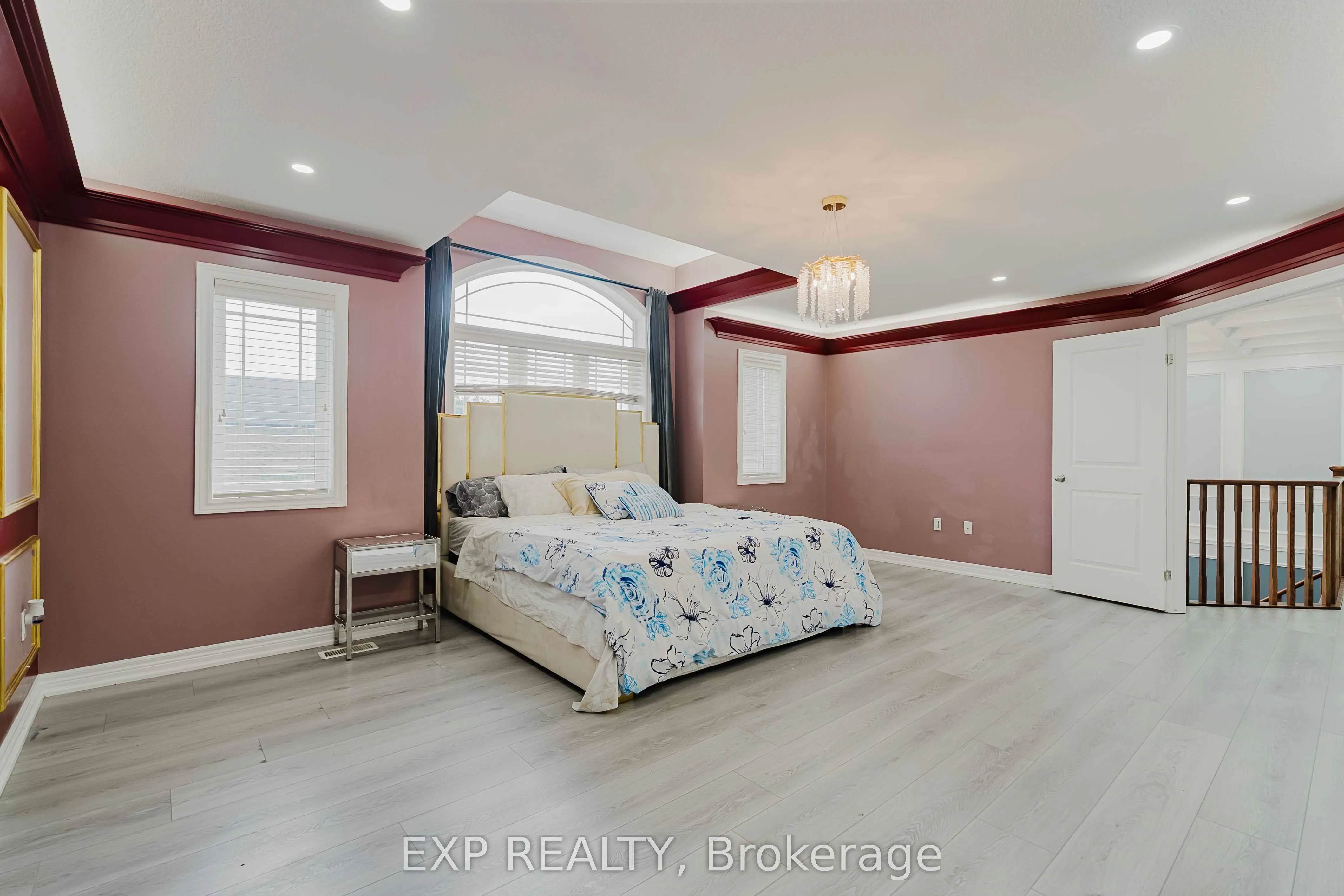 130 Kingsview Drive