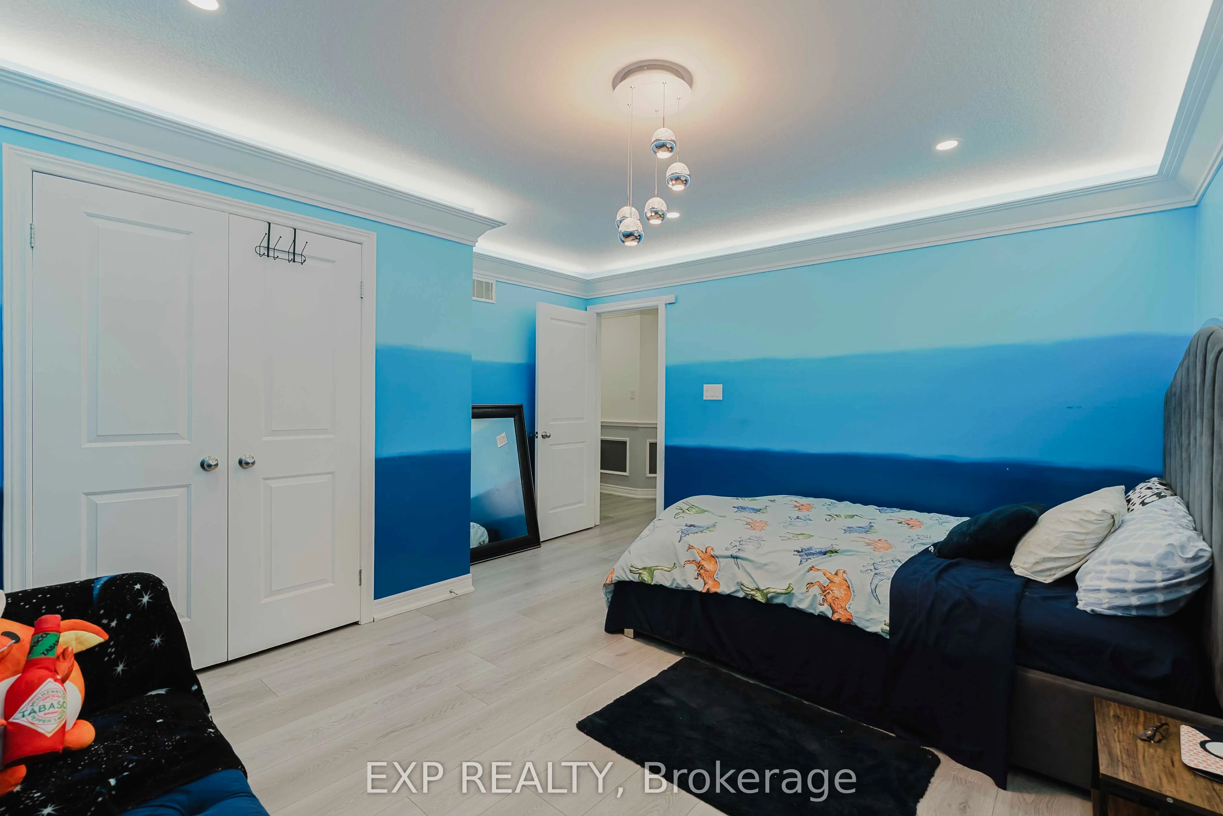 130 Kingsview Drive