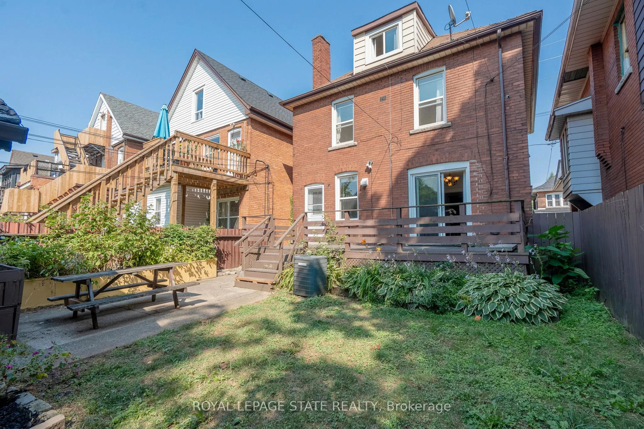 36 Spadina Avenue