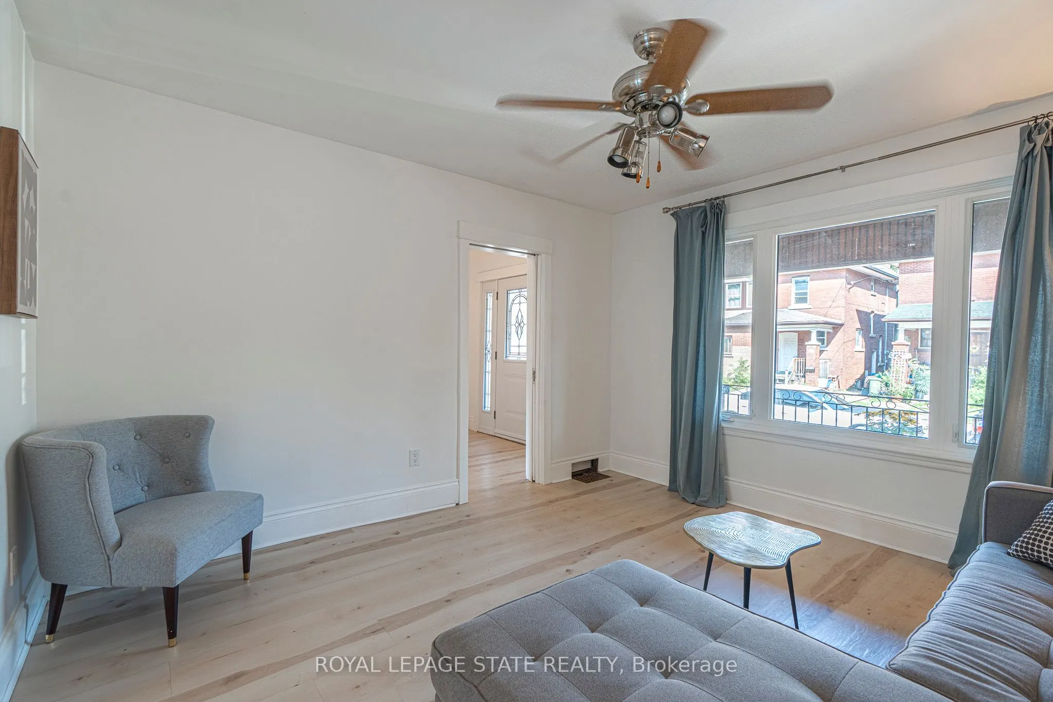 36 Spadina Avenue
