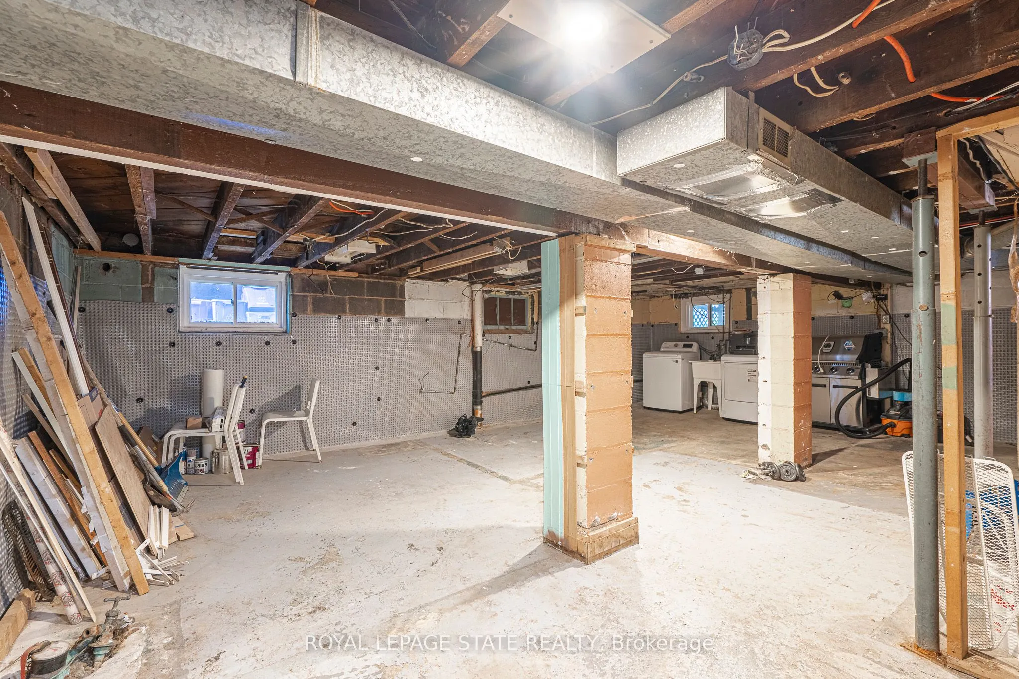 36 Spadina Avenue