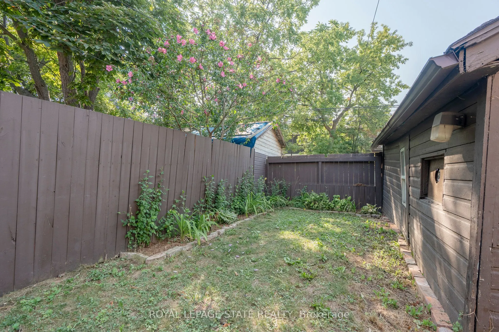 36 Spadina Avenue