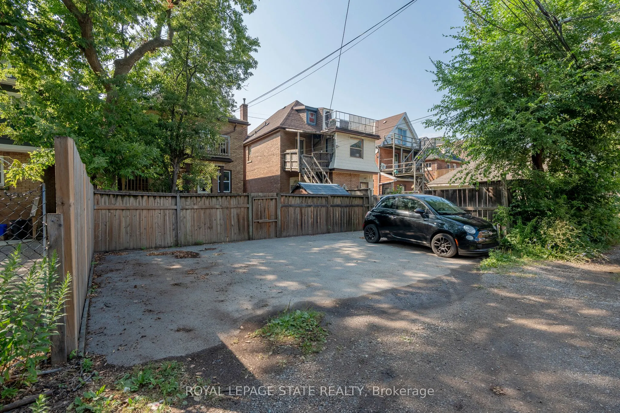 36 Spadina Avenue