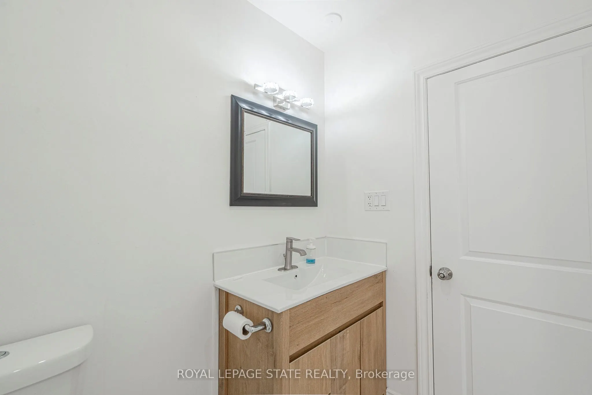 36 Spadina Avenue