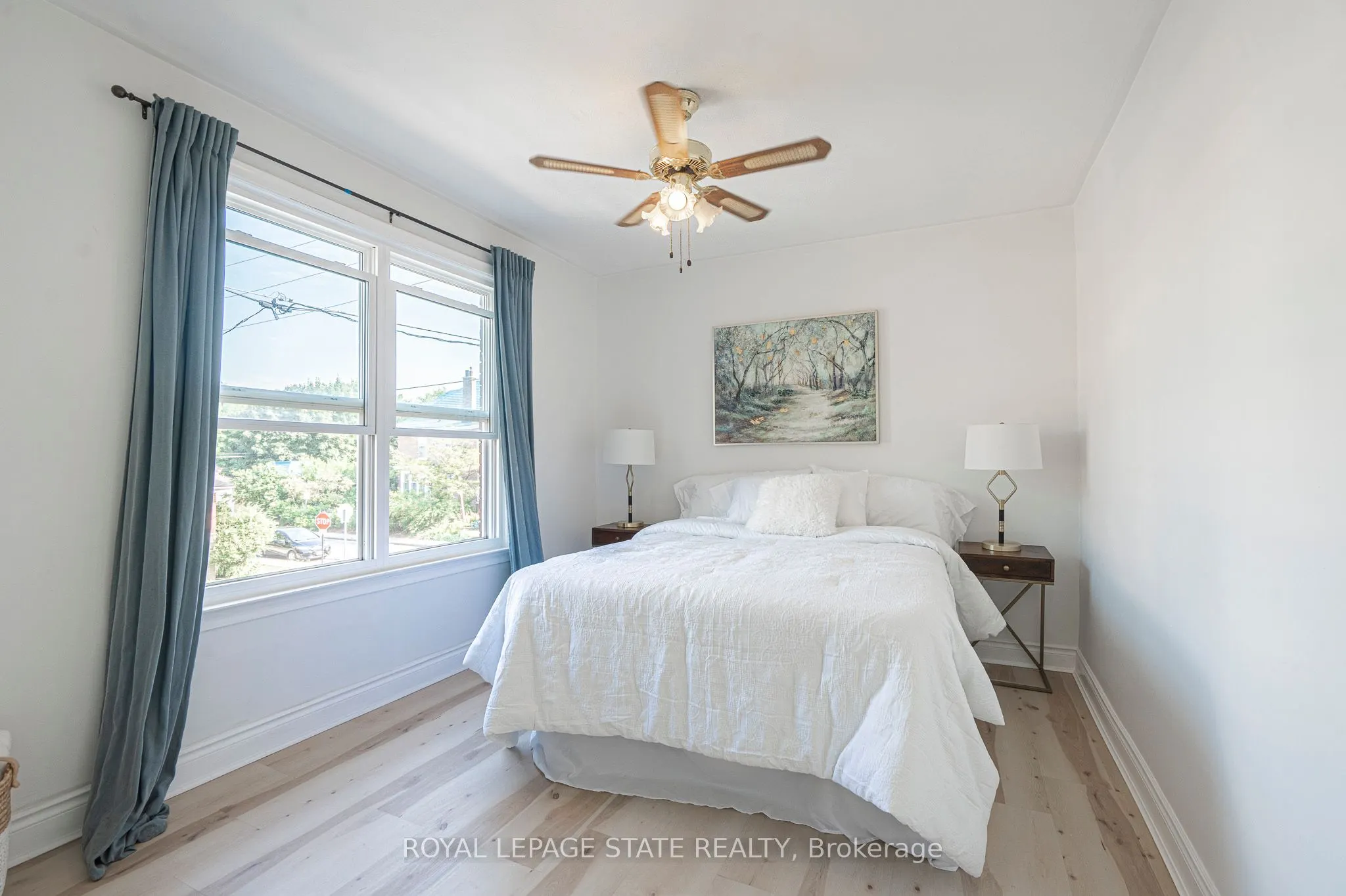 36 Spadina Avenue