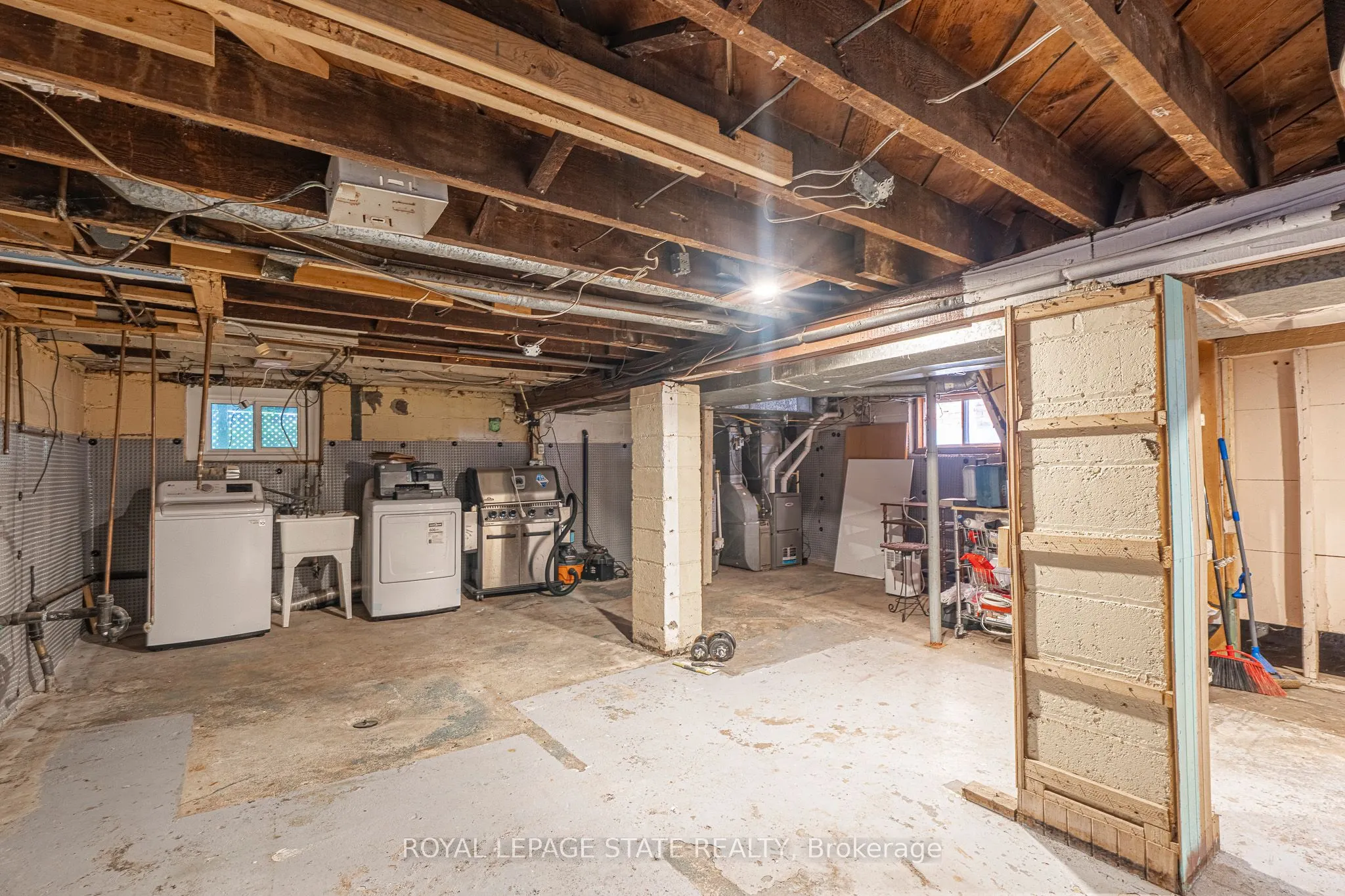 36 Spadina Avenue