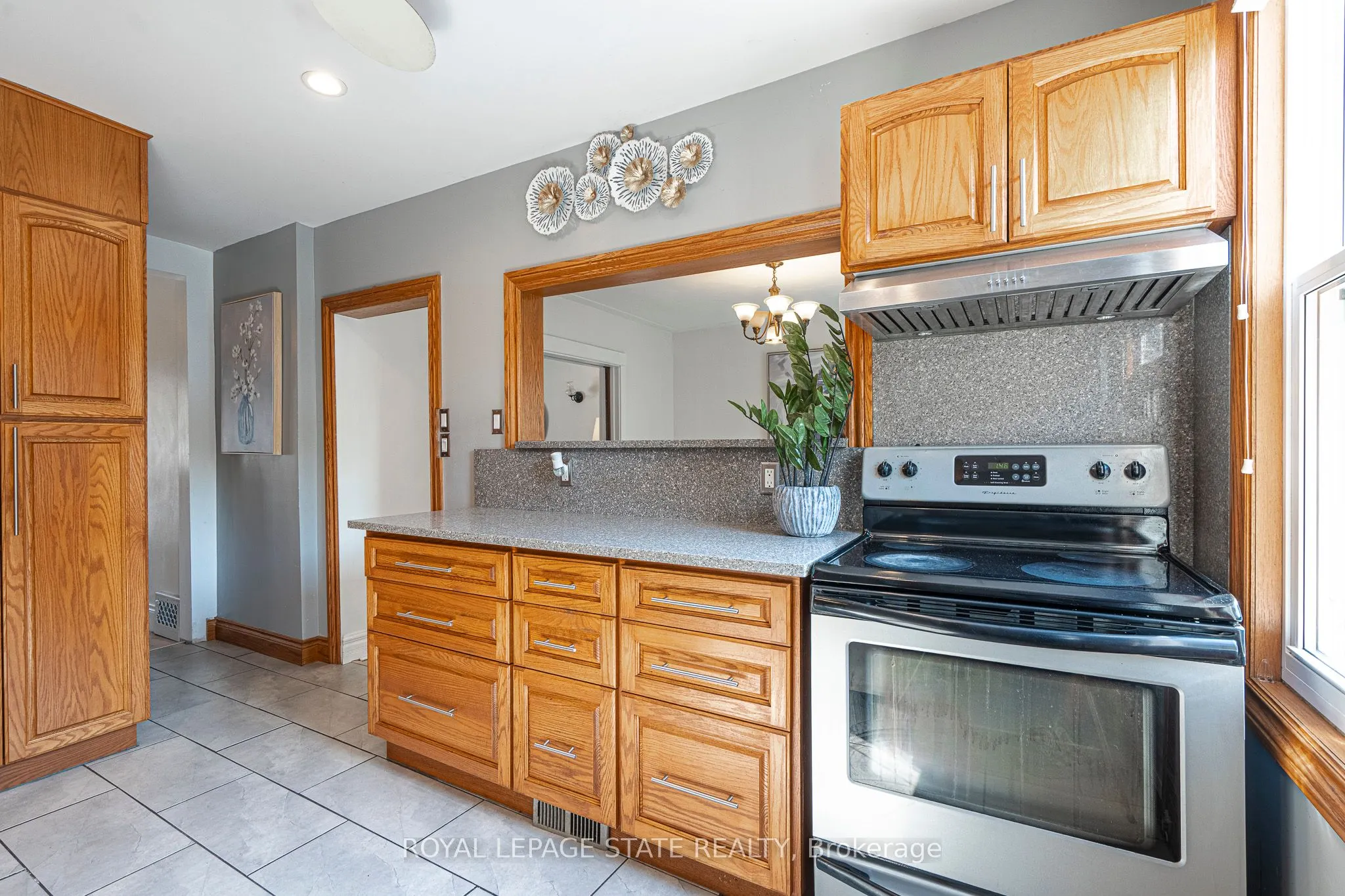 36 Spadina Avenue