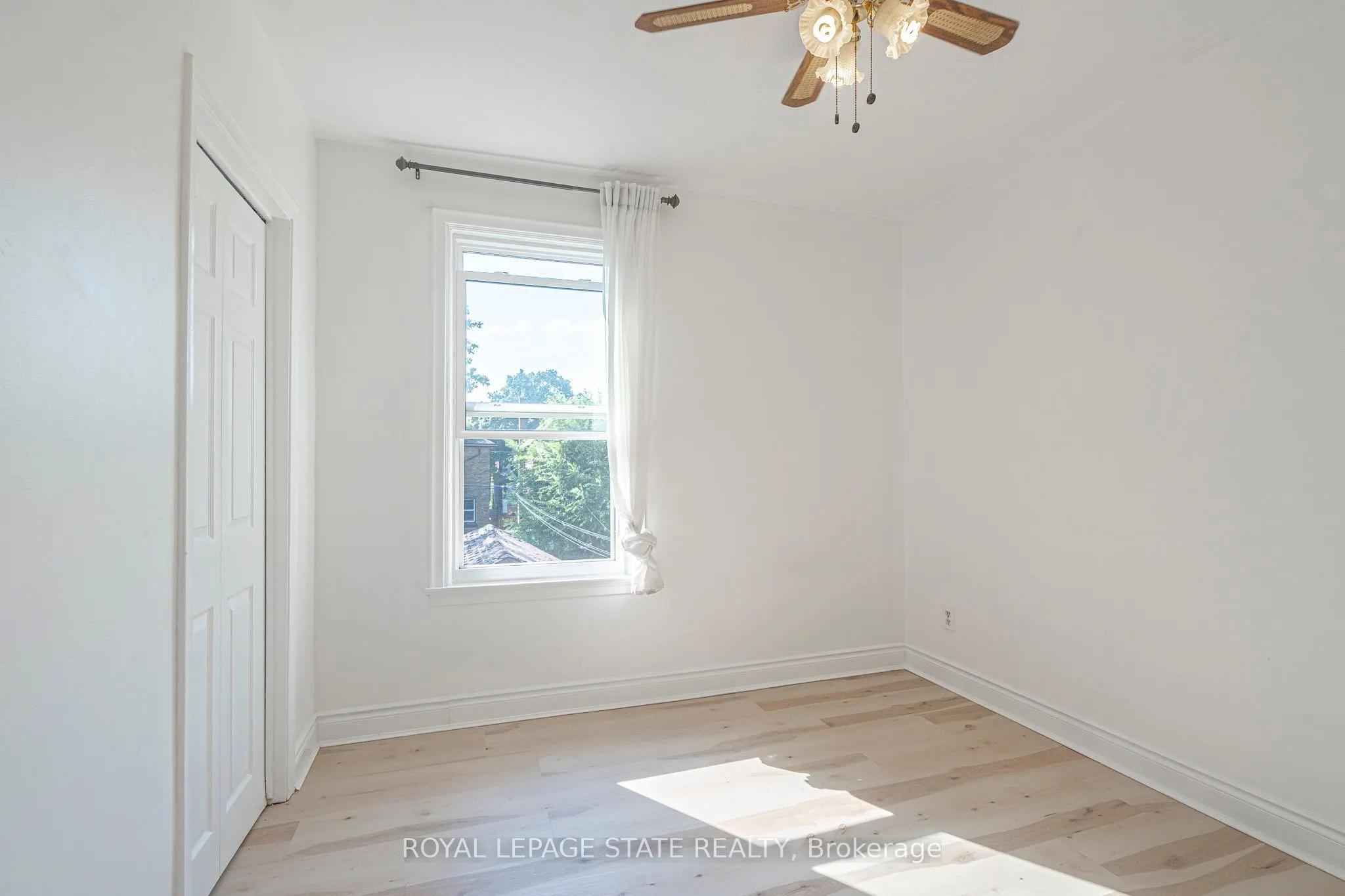 36 Spadina Avenue