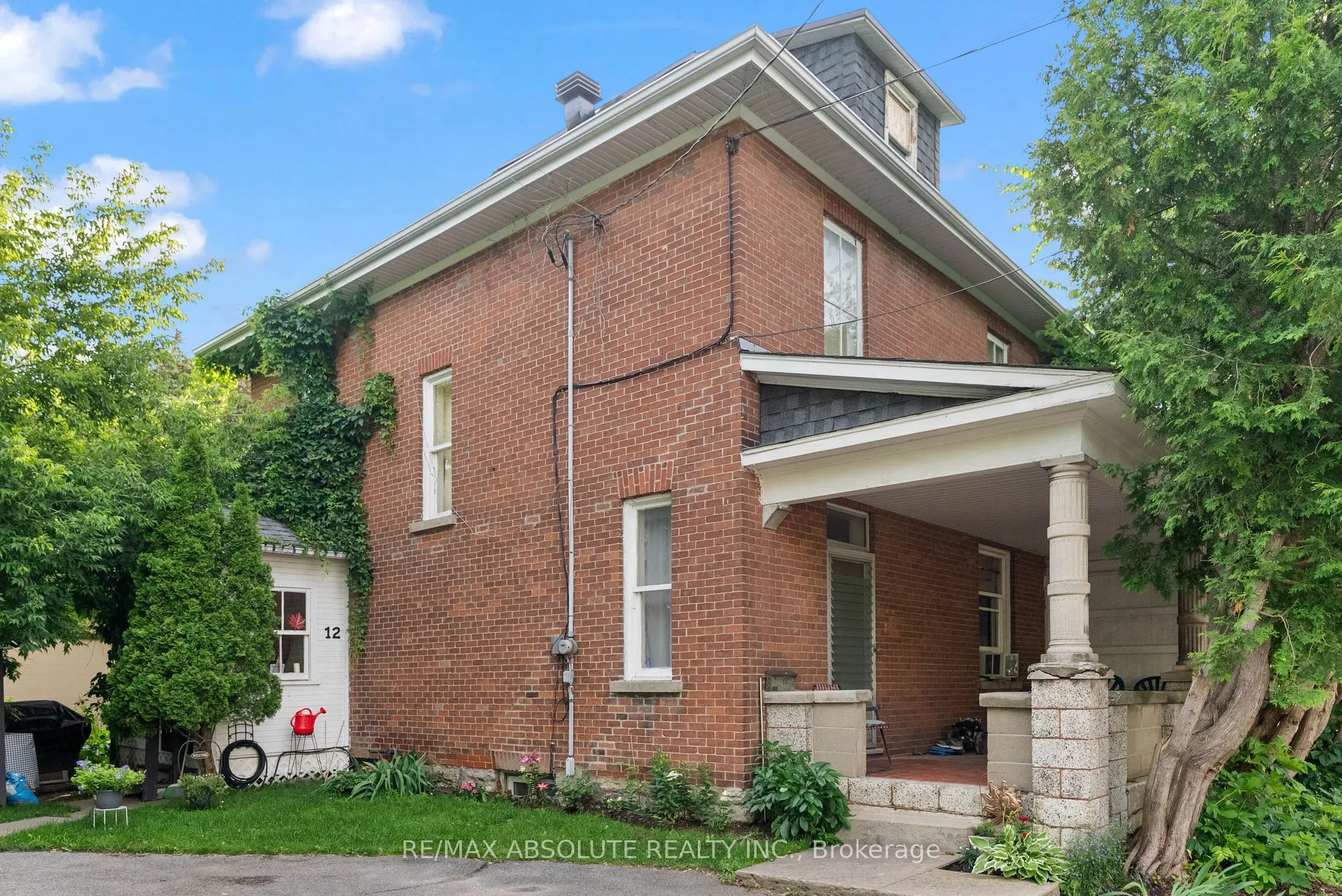 12 Rock Lane E