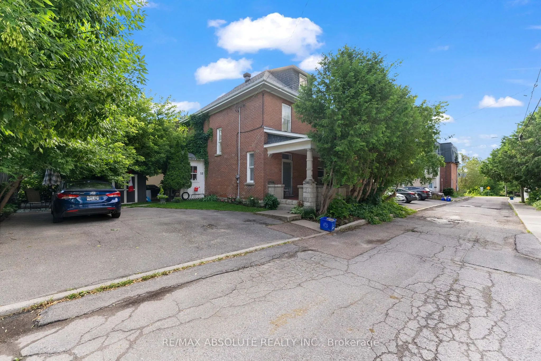 12 Rock Lane E