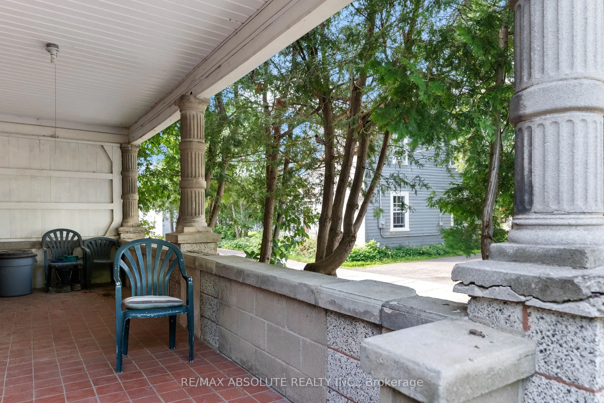 12 Rock Lane E