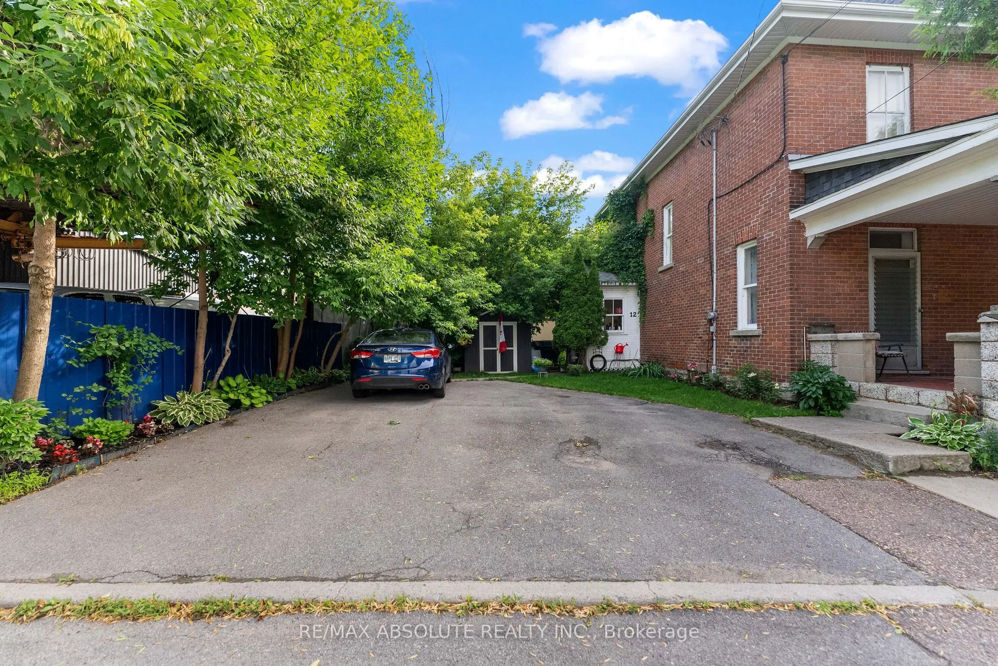 12 Rock Lane E