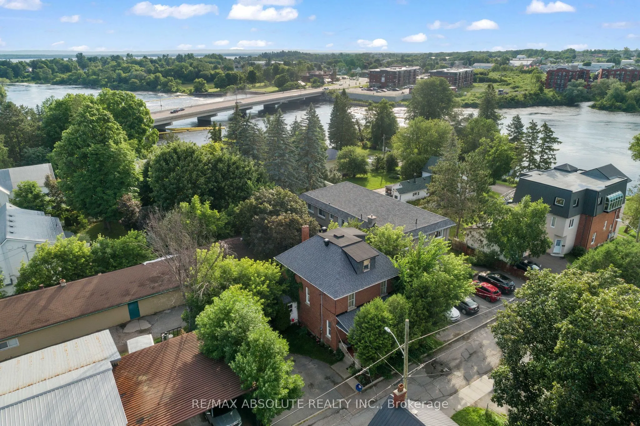 12 Rock Lane E