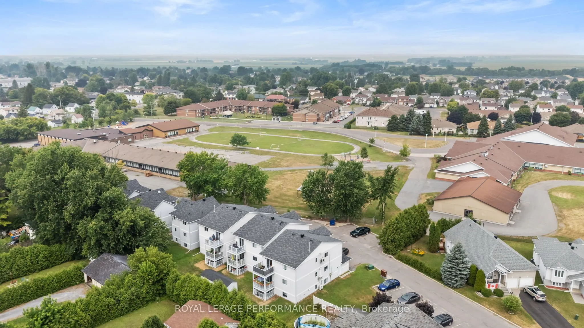 75 LAPOINTE Boulevard, #1C