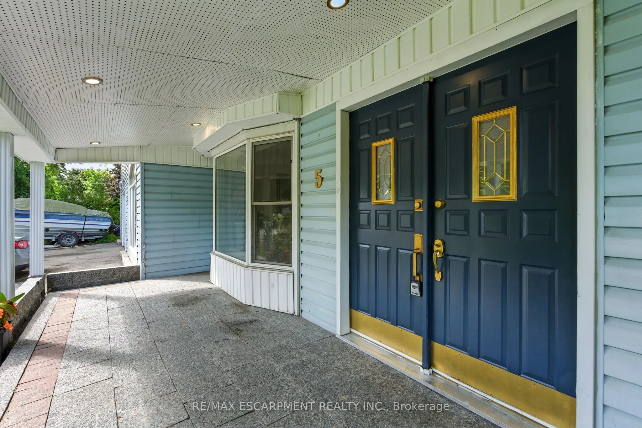 5 Mazza Avenue