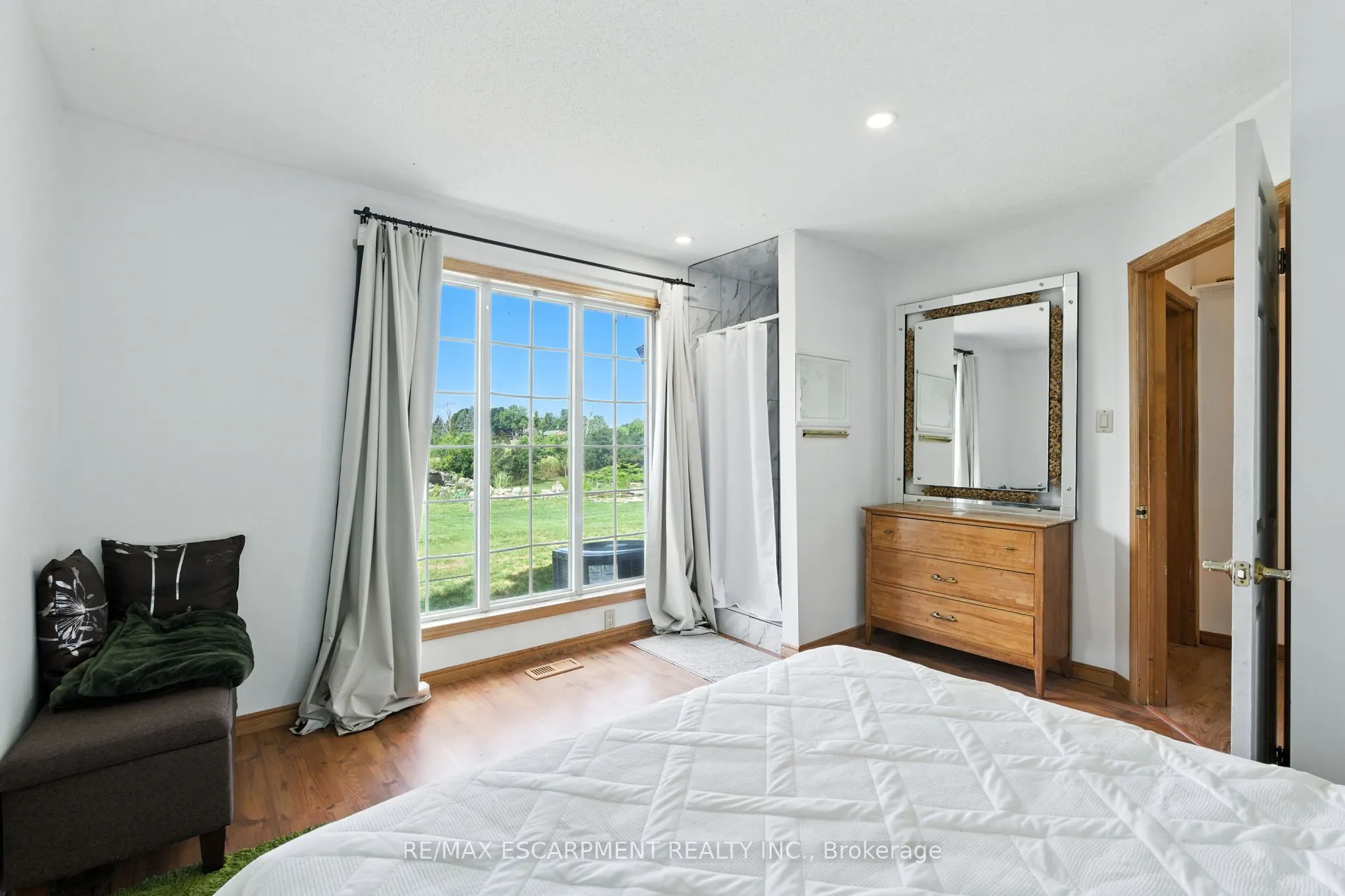 5 Mazza Avenue