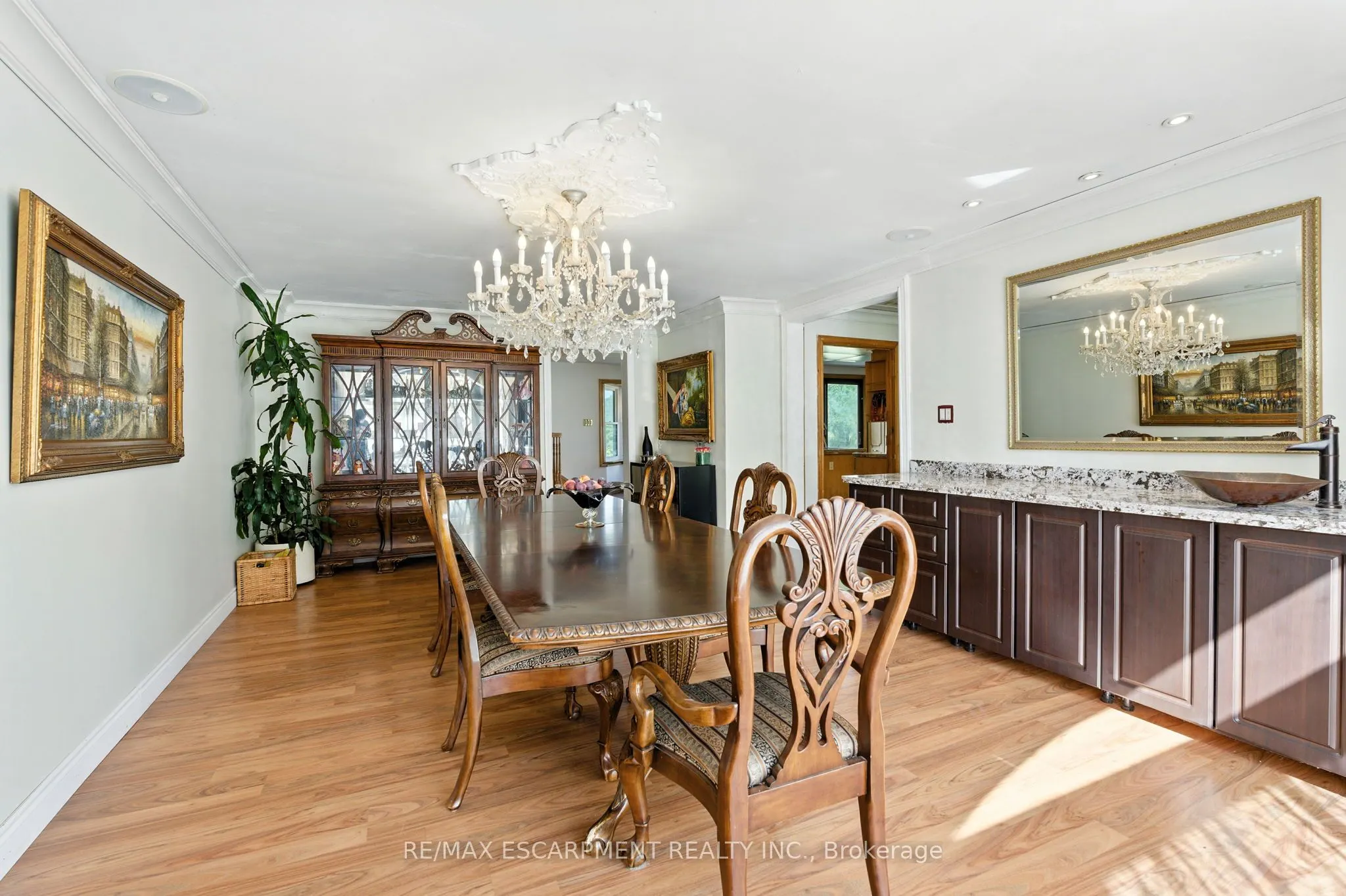 5 Mazza Avenue