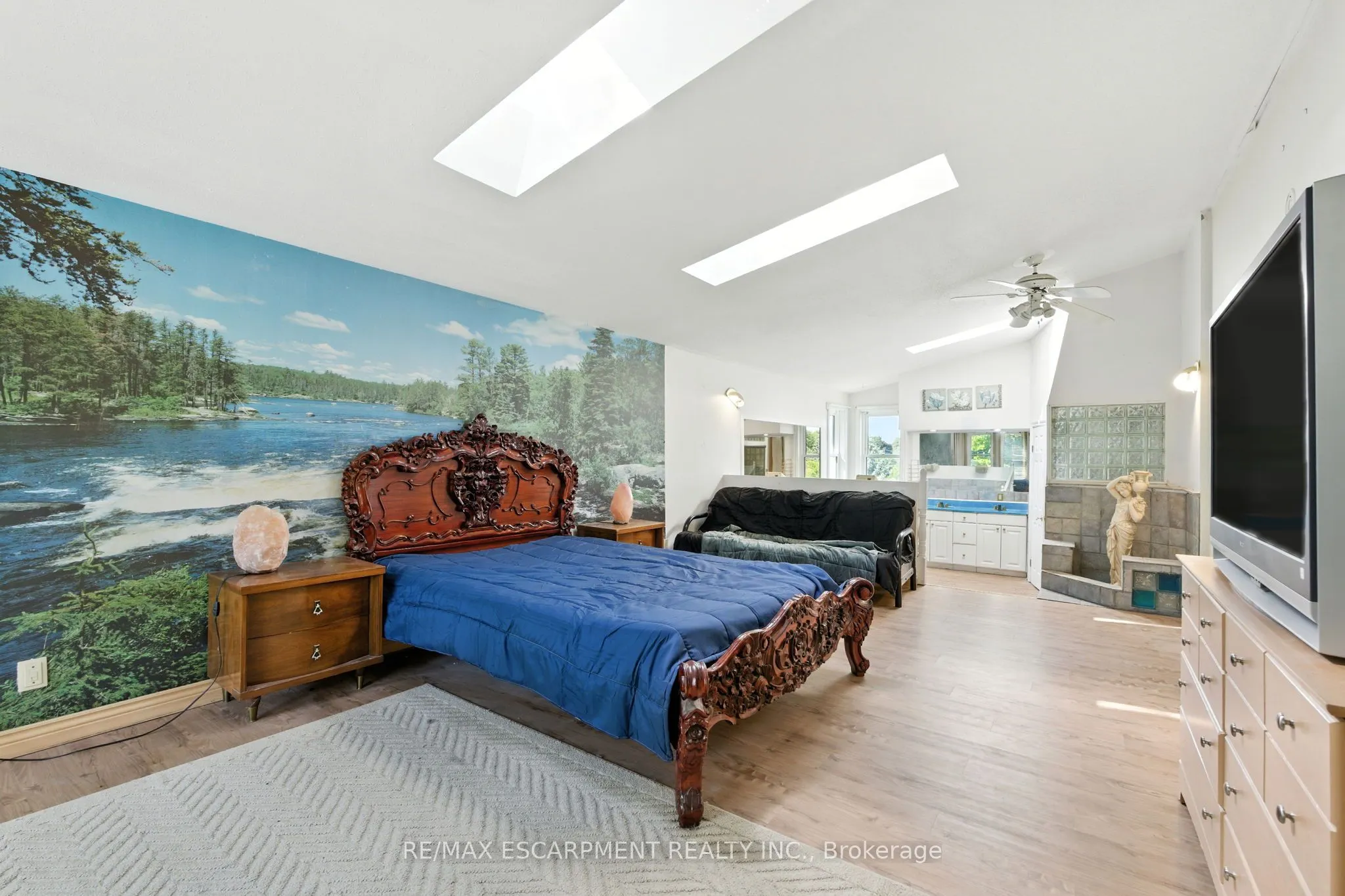 5 Mazza Avenue