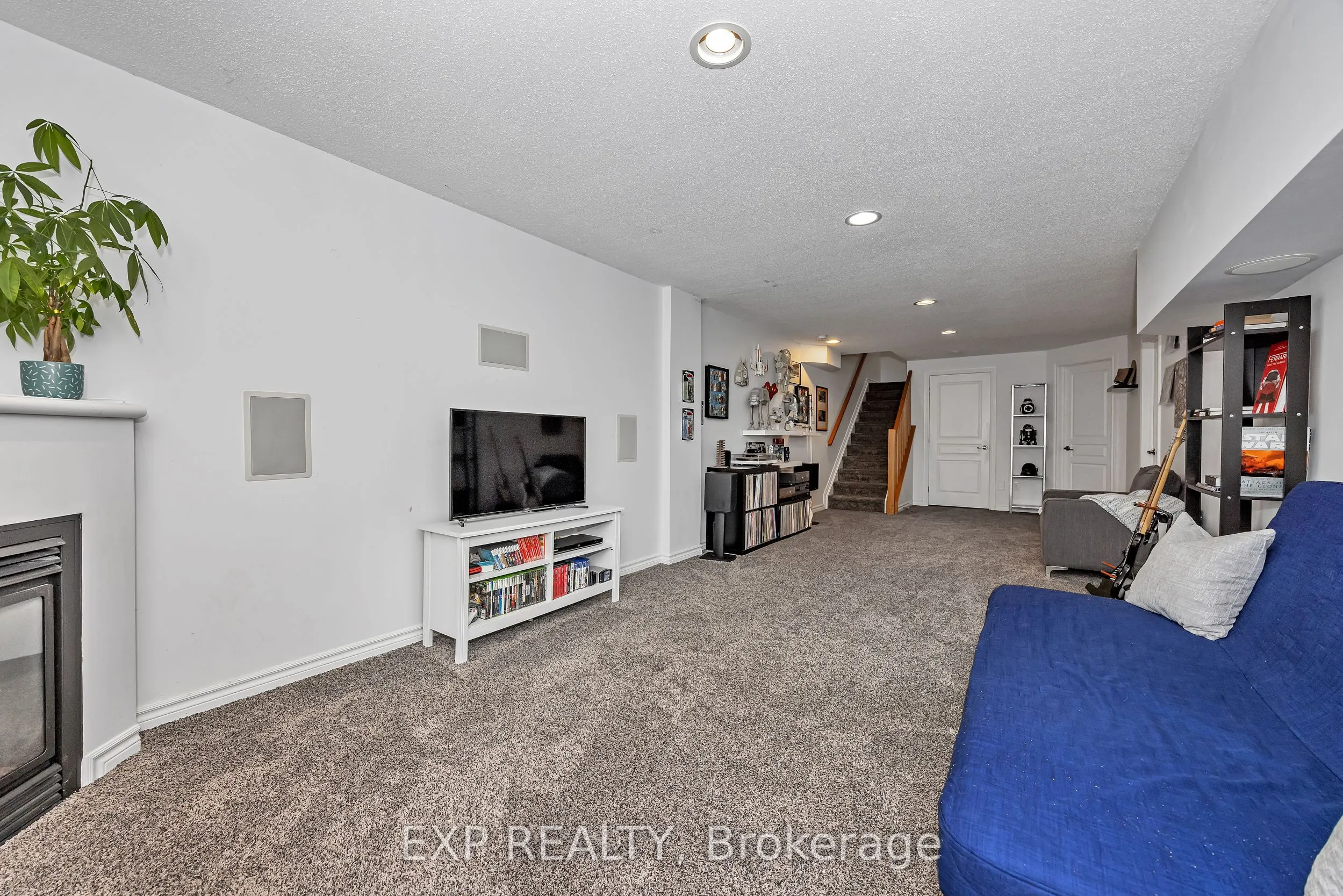 694 Bowercrest Crescent