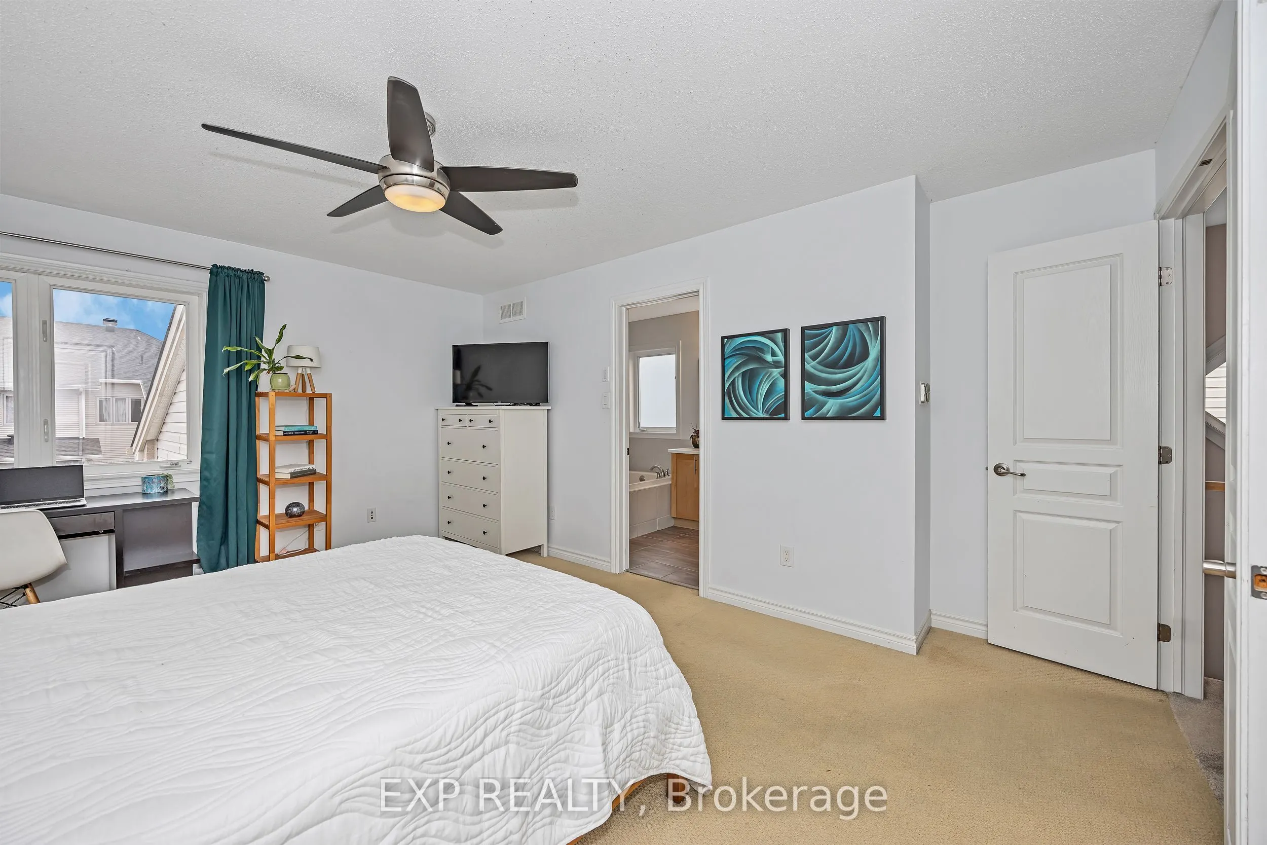 694 Bowercrest Crescent