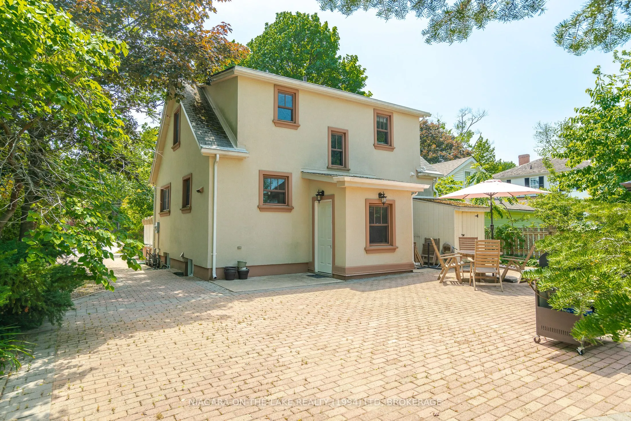 229 VICTORIA Street
