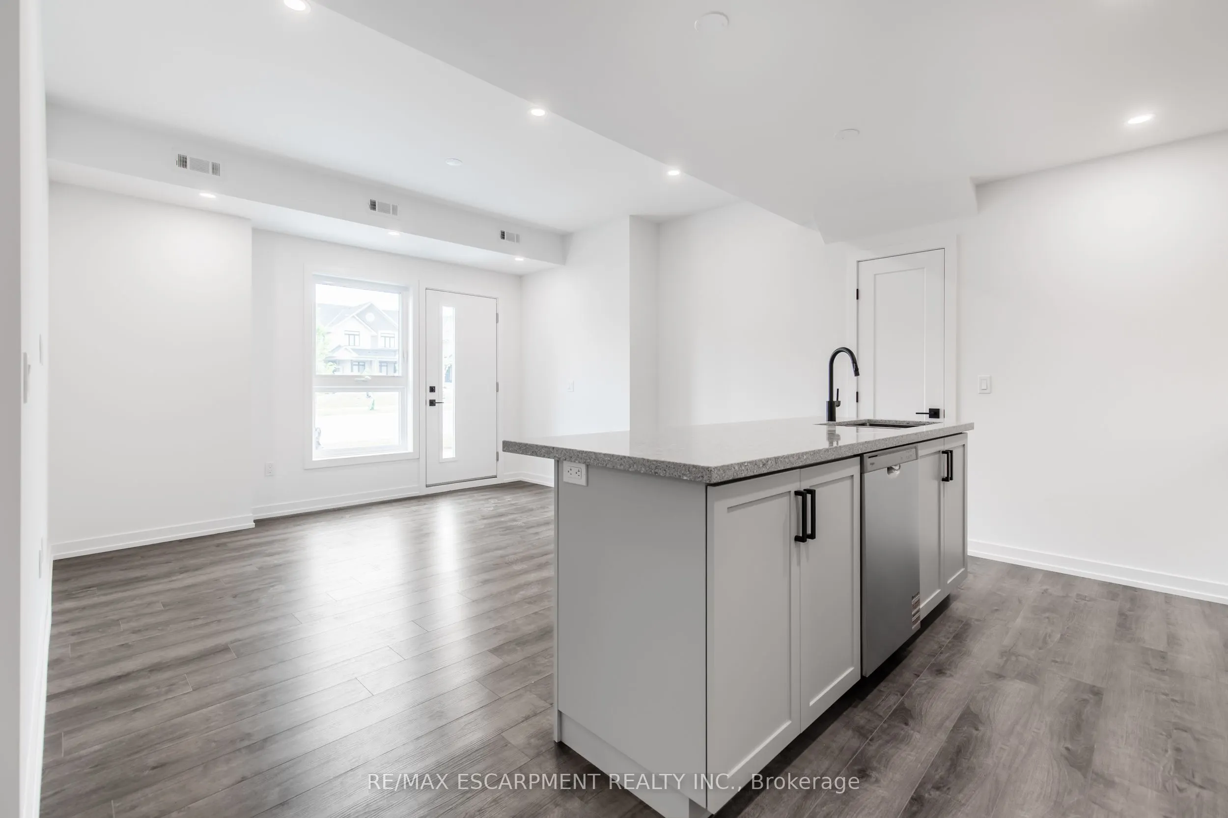 243 Burke Street, #0