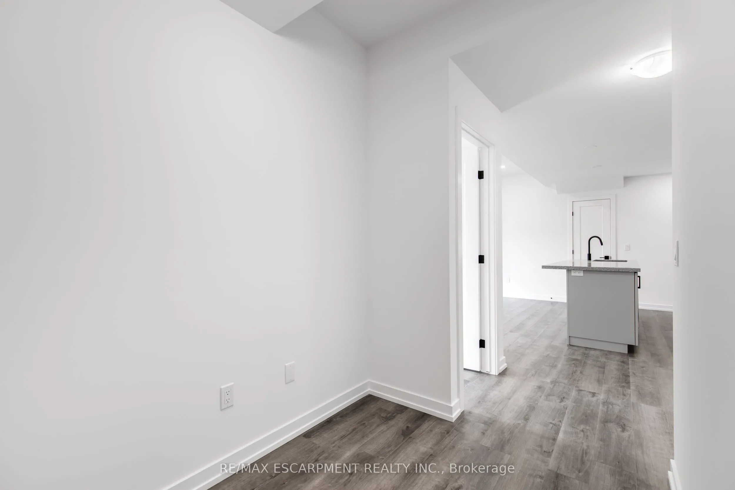 243 Burke Street, #0
