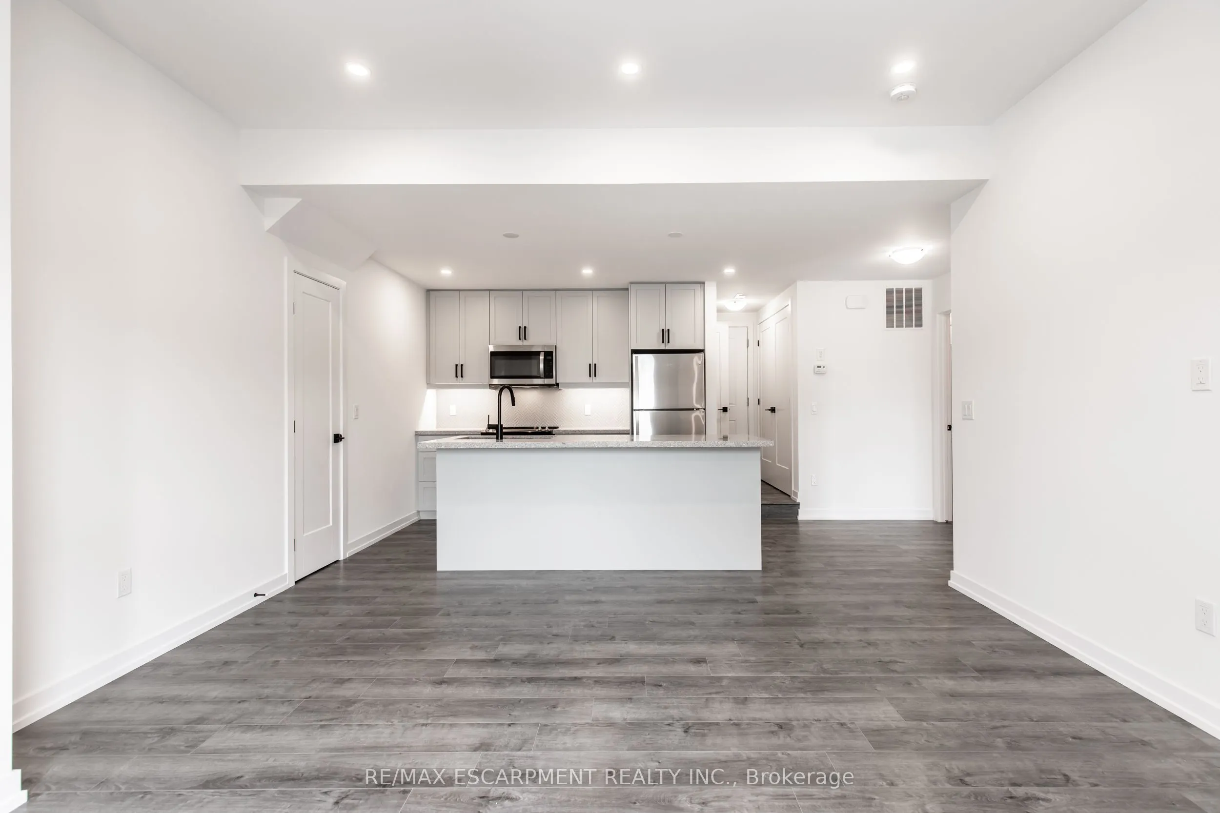 243 Burke Street, #0