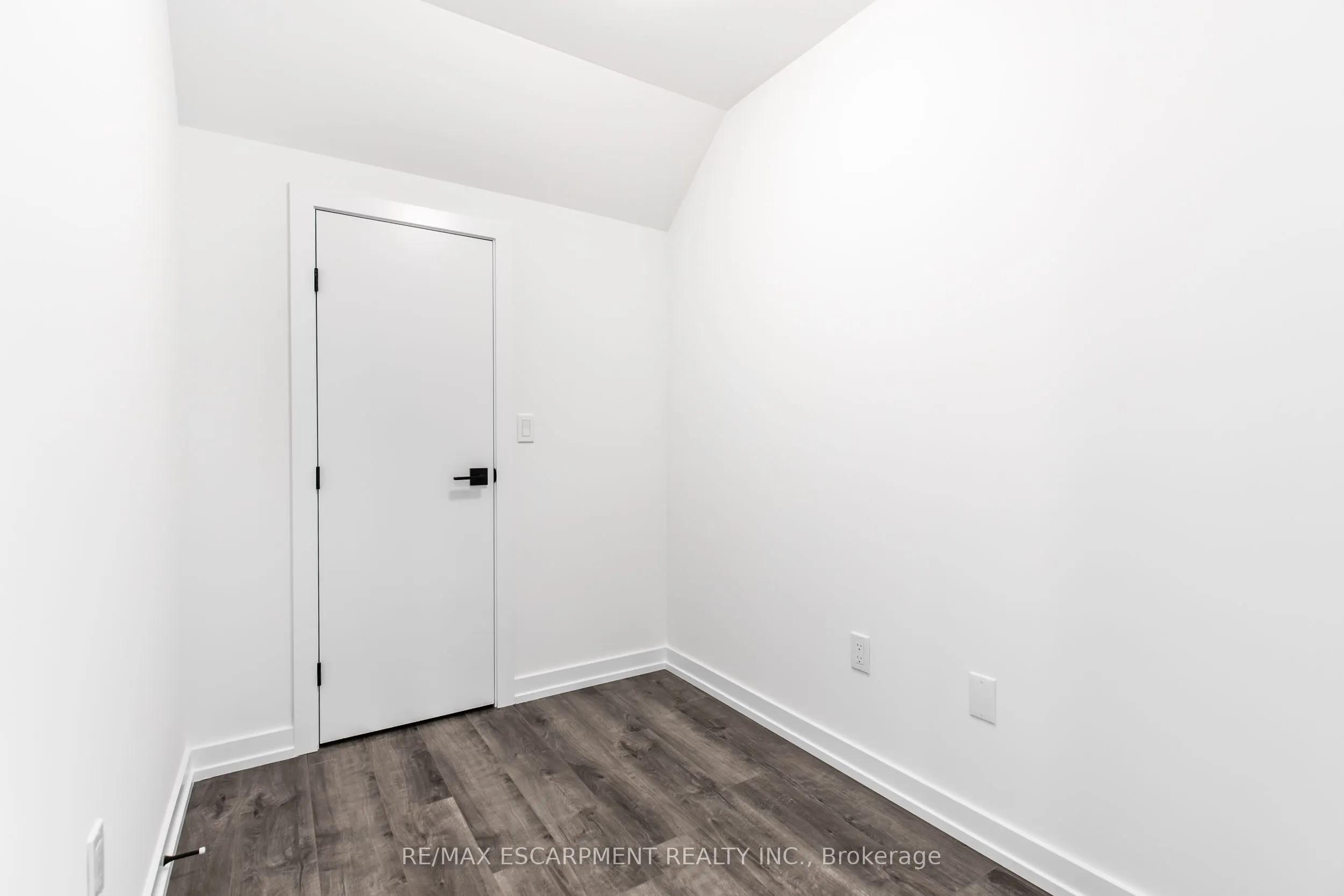 243 Burke Street, #0