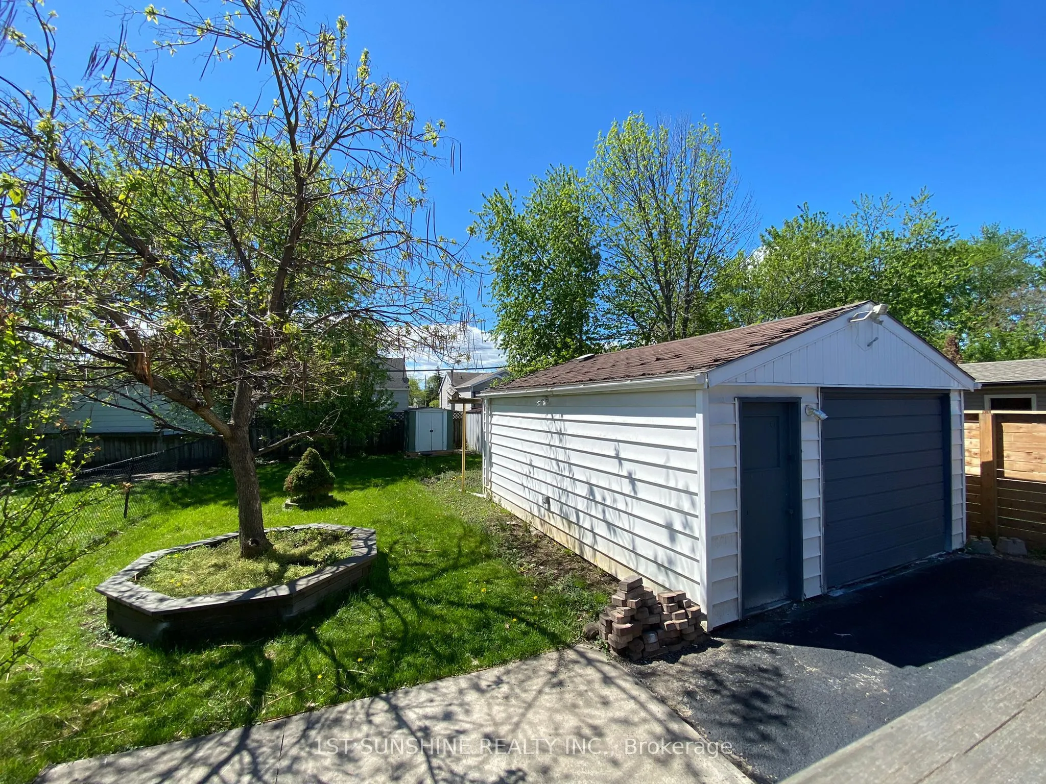 40 BARTLETT Street