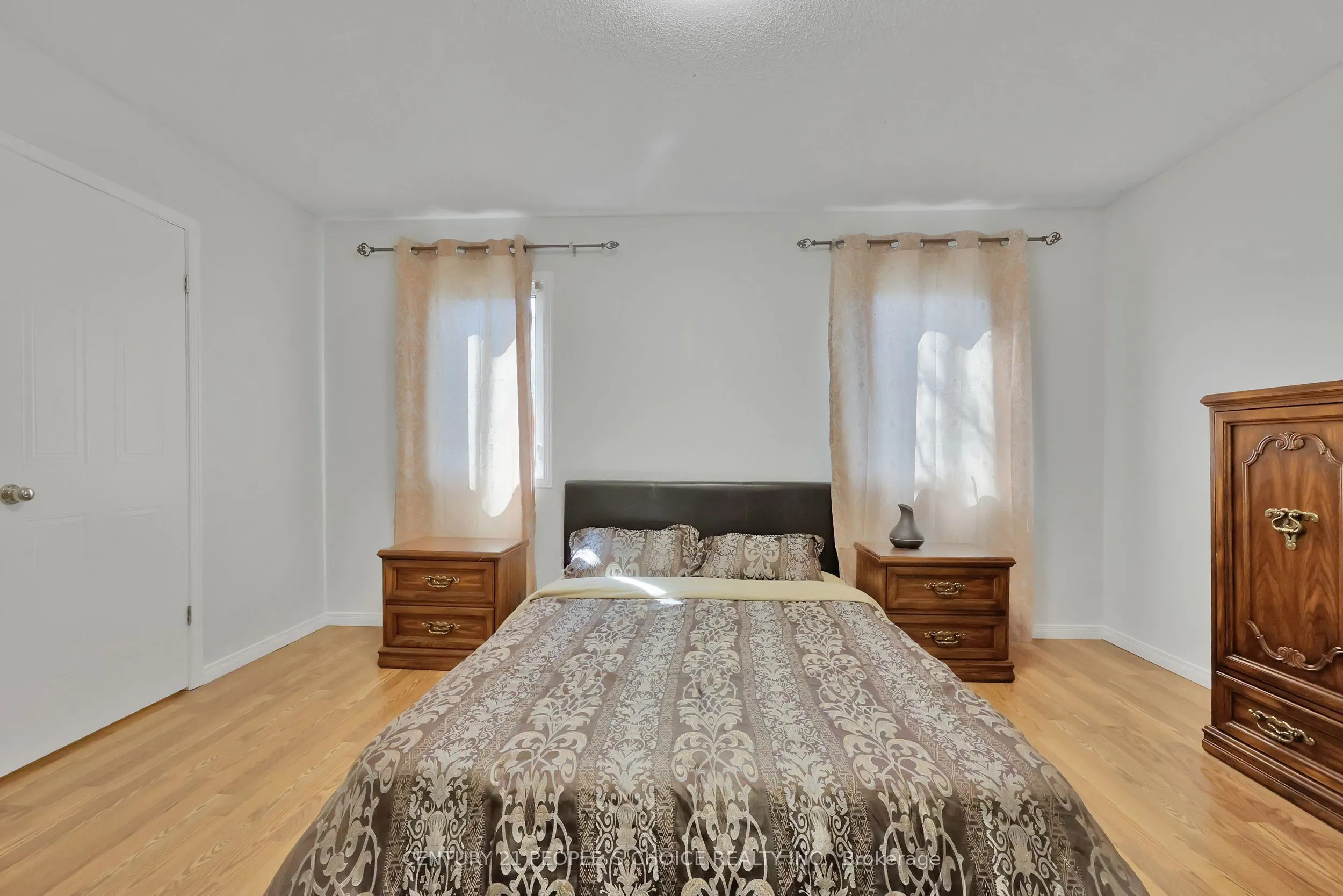 34 PHAIR Crescent