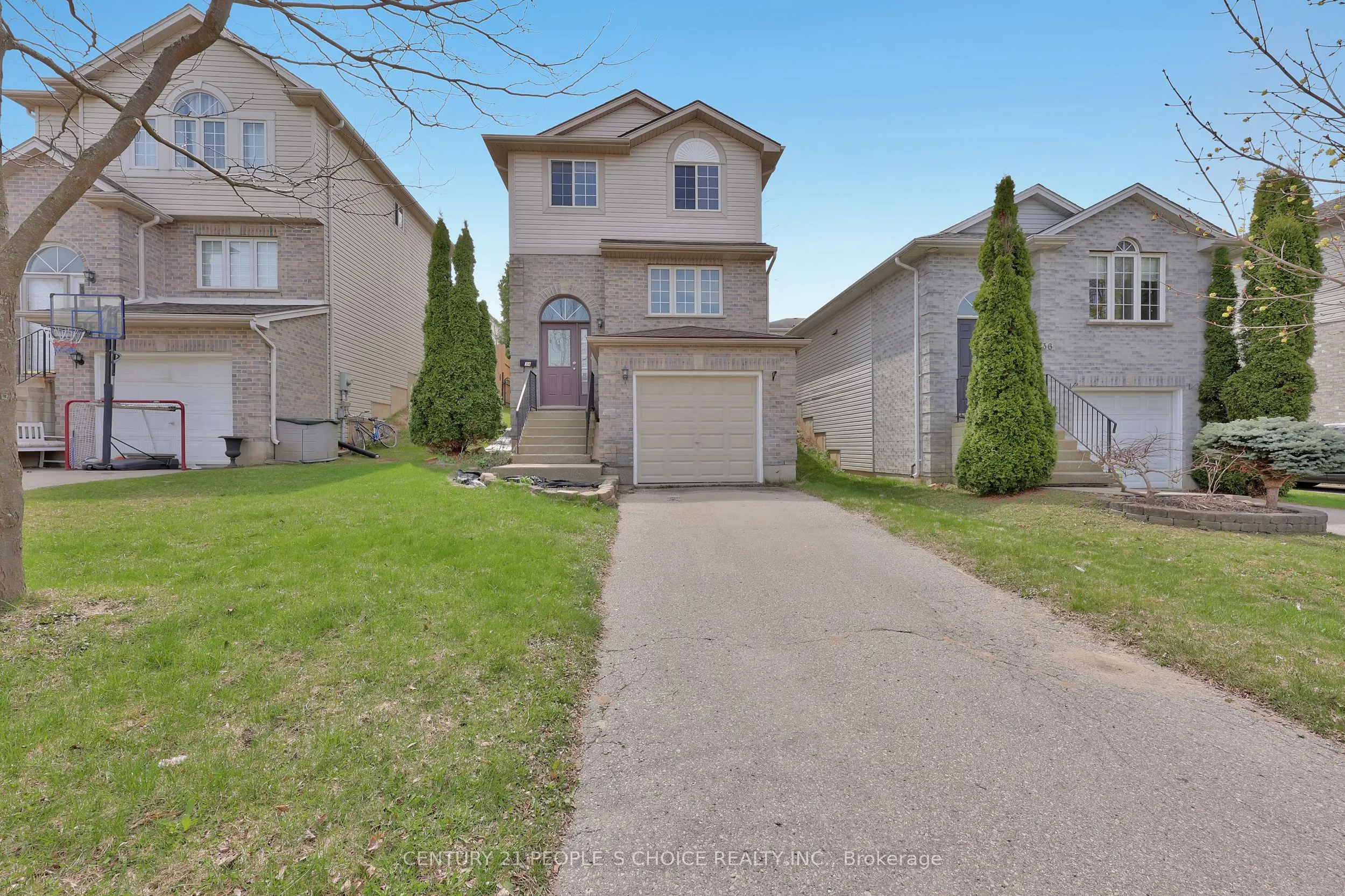 34 PHAIR Crescent